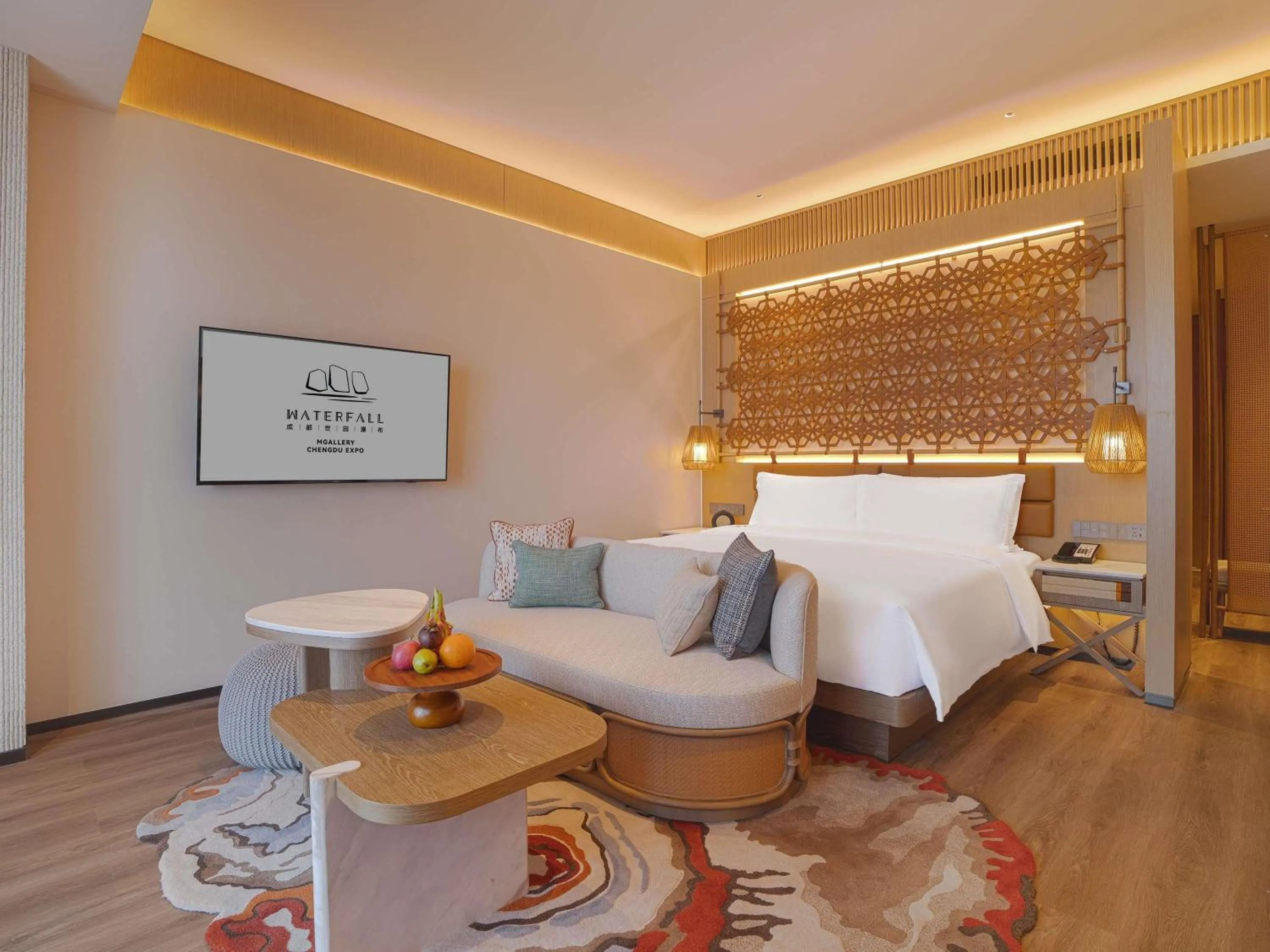 Bedroom, Bed in Chengdu Expo Waterfall Hotel - MGallery Collection