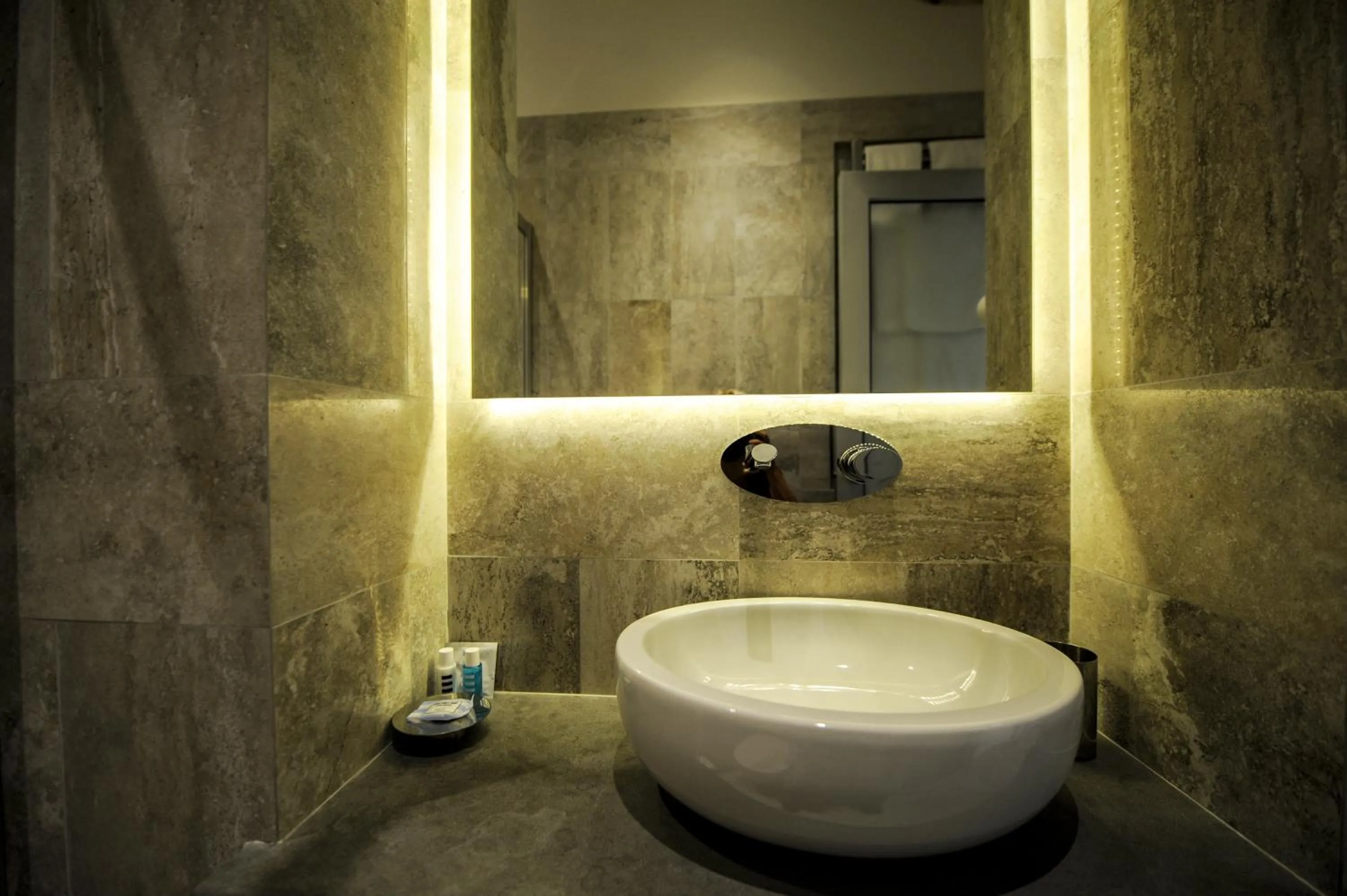 Bathroom in The Roman Empire Guesthouse