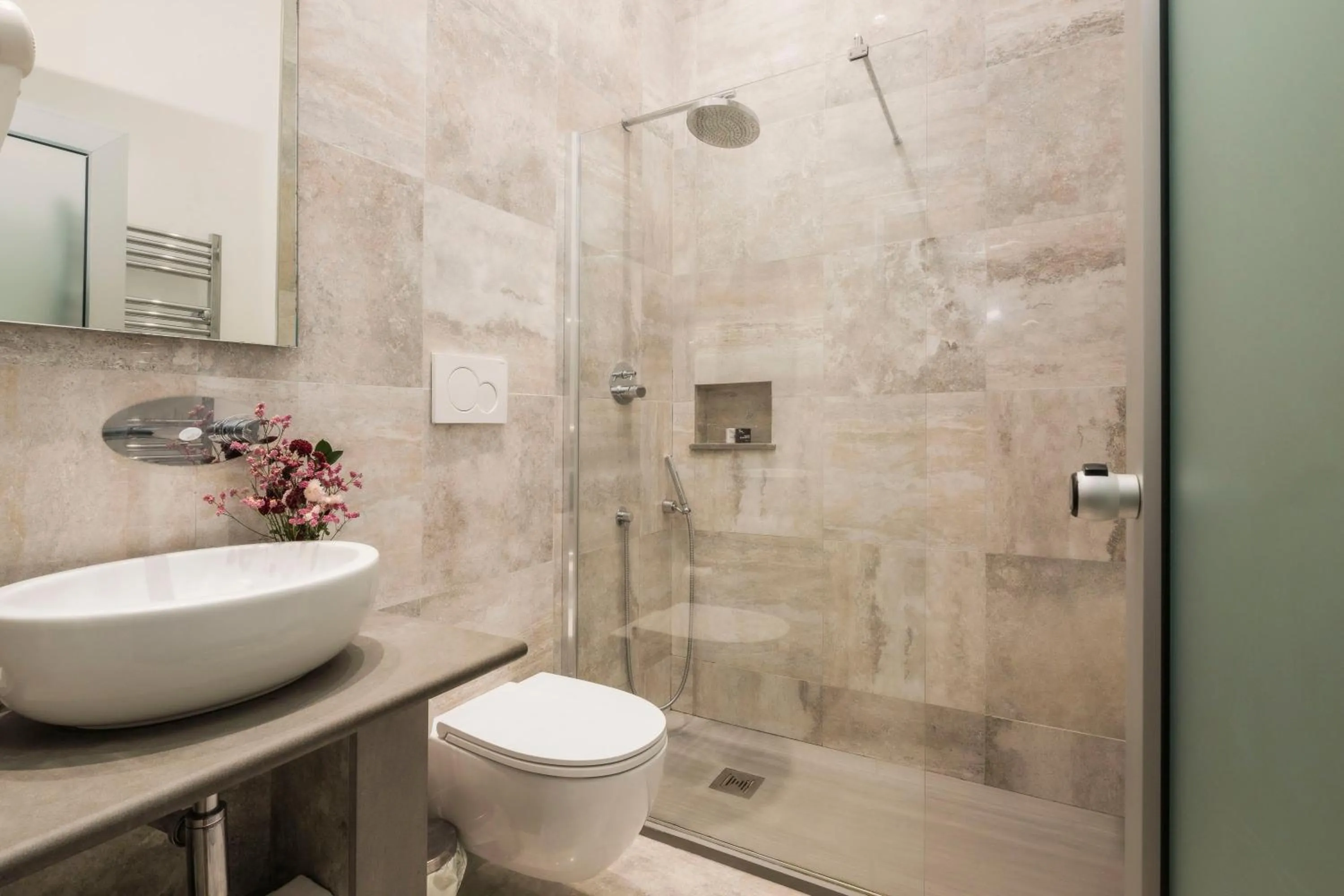 Bathroom in The Roman Empire Guesthouse