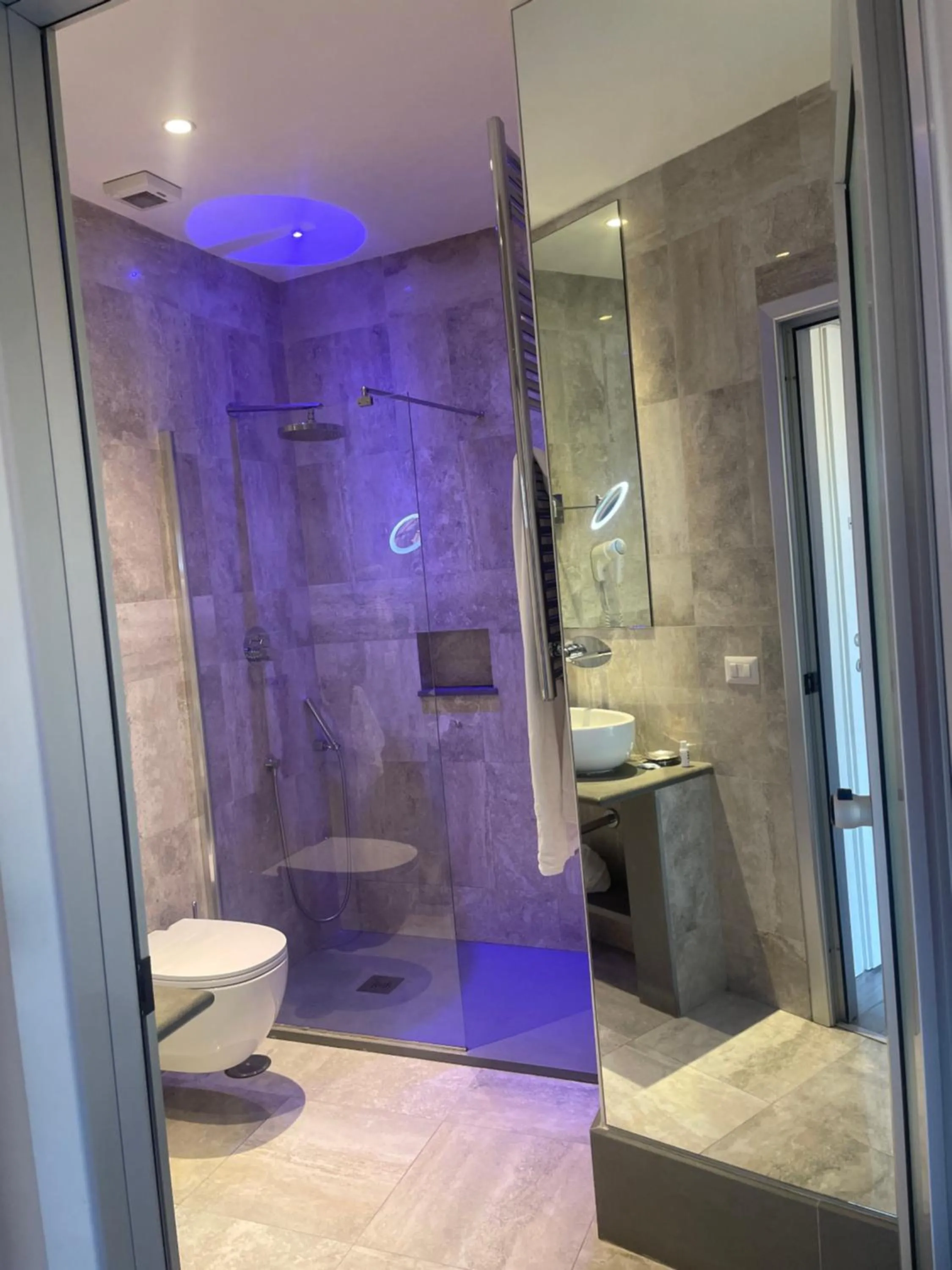 Shower in The Roman Empire Guesthouse