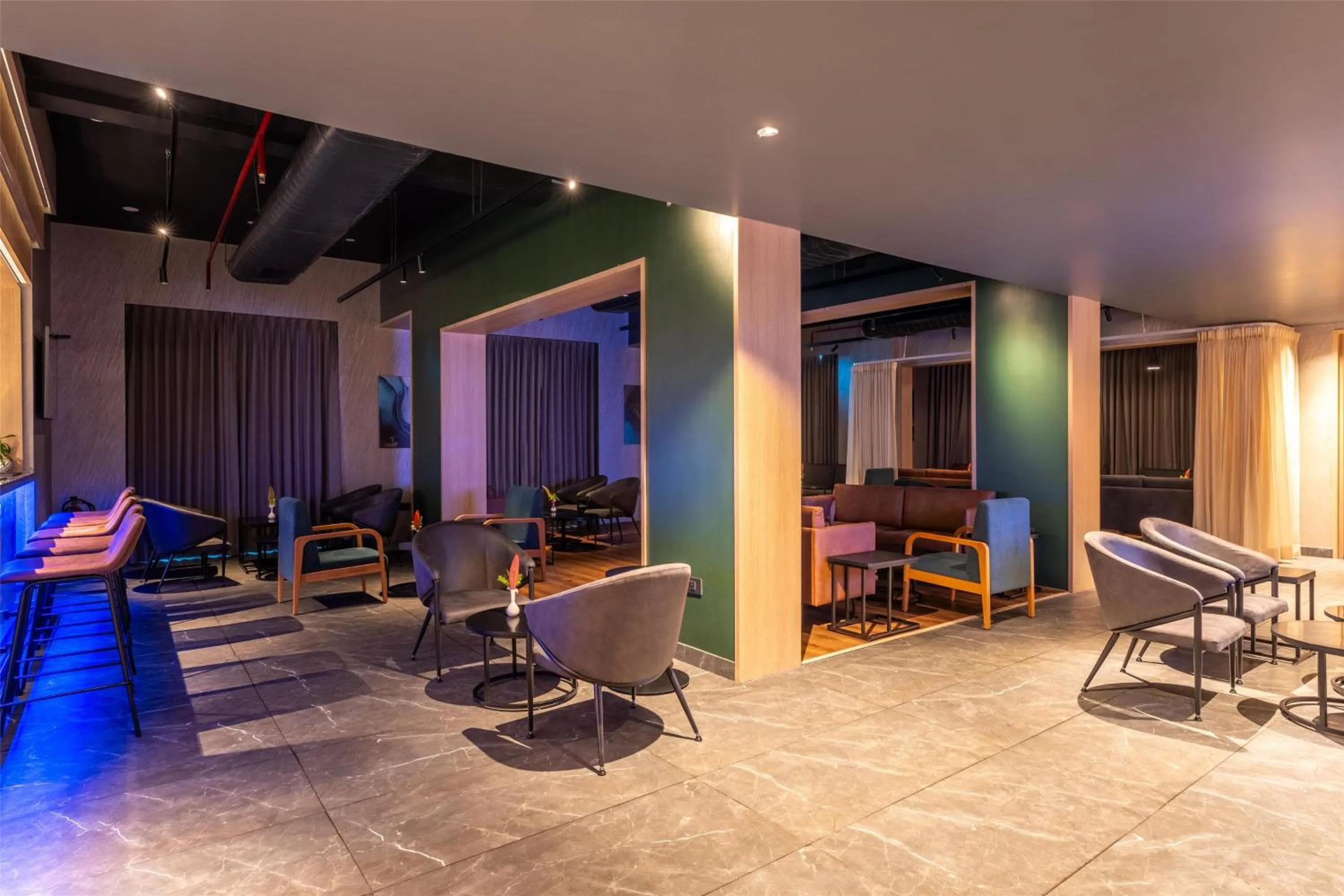 Lounge or bar in Park Inn by Radisson Vellore