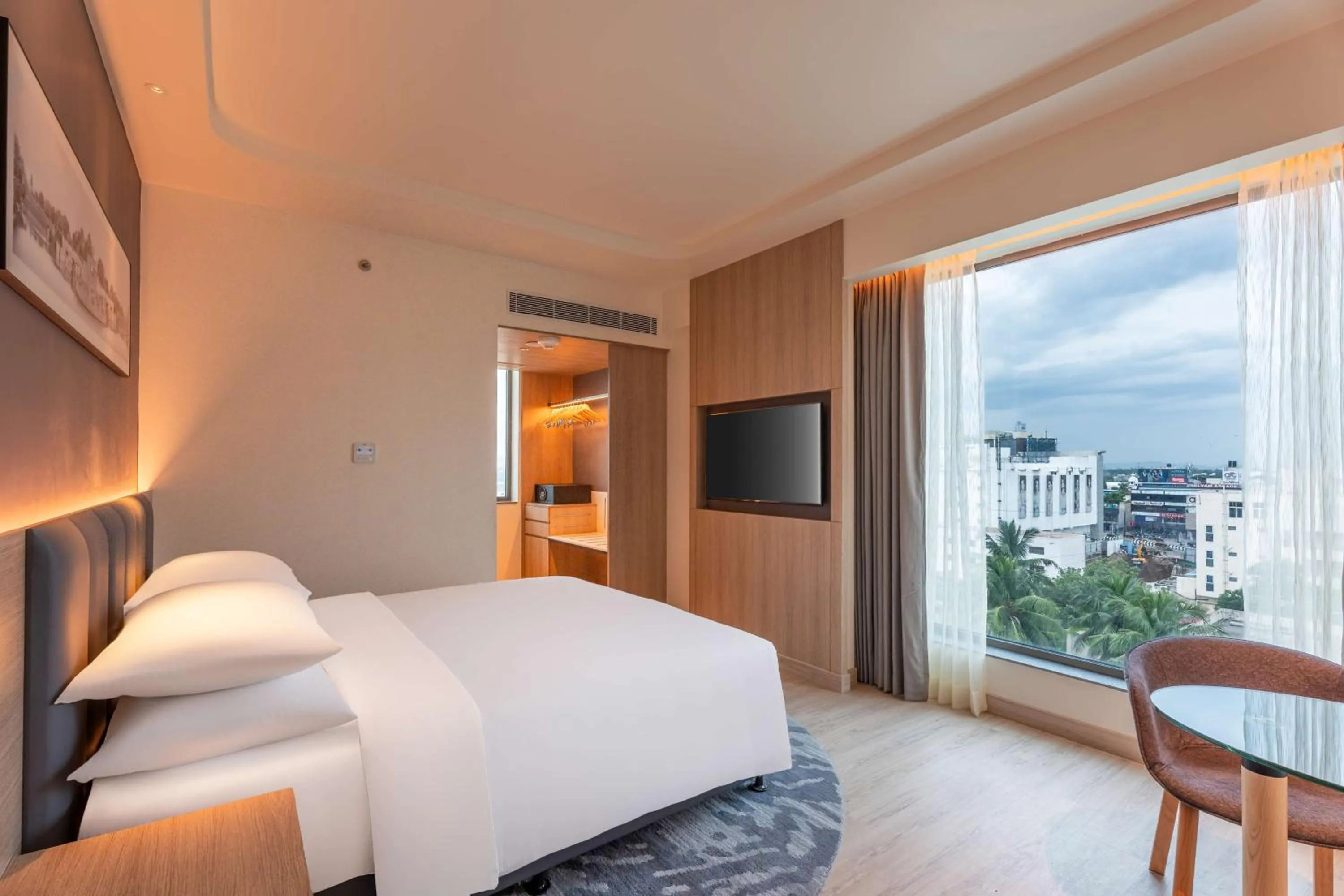 Photo of the whole room, Bed in Park Inn by Radisson Vellore