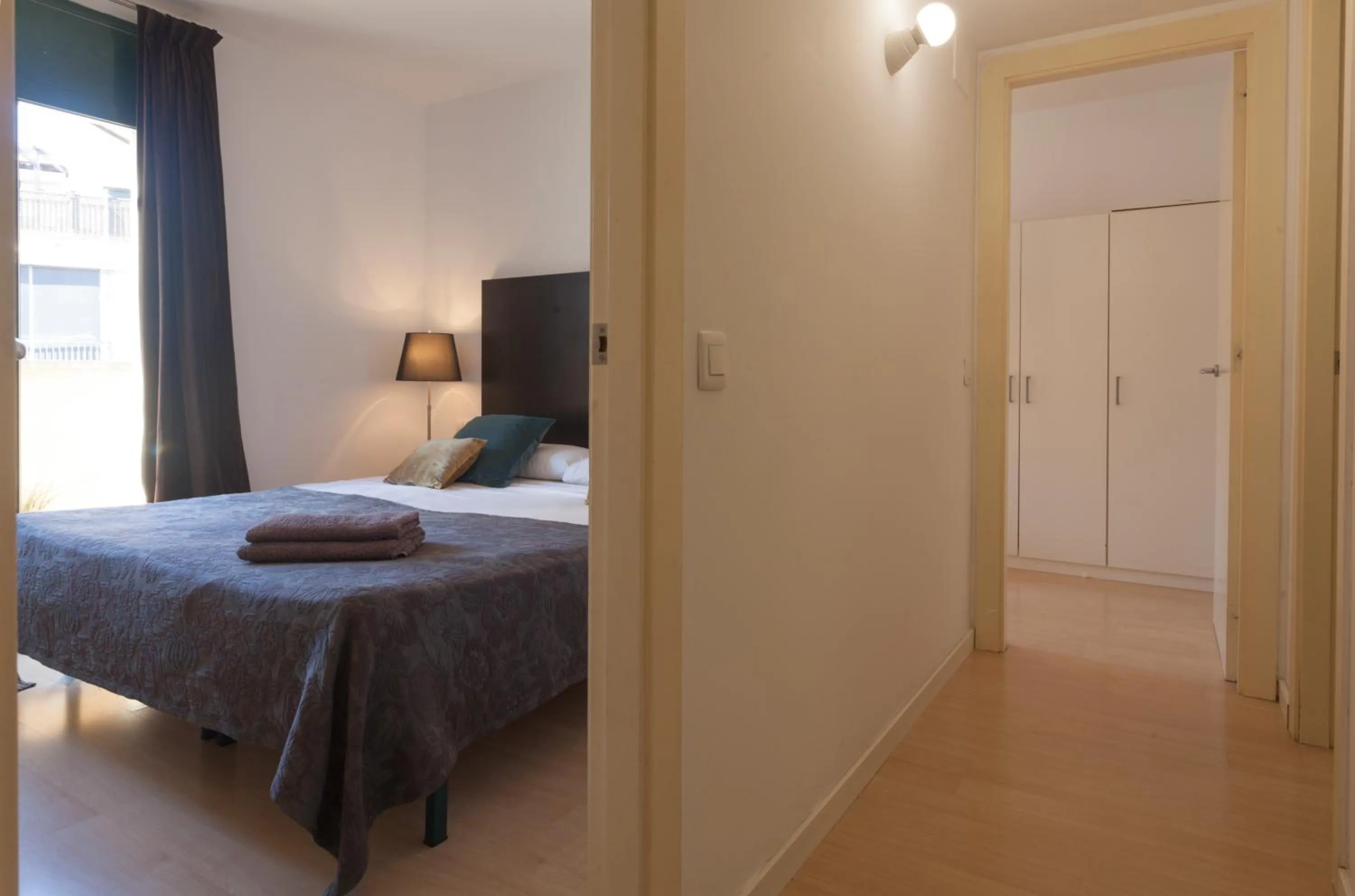 Bed in Plaza Catalunya City Center Apartments
