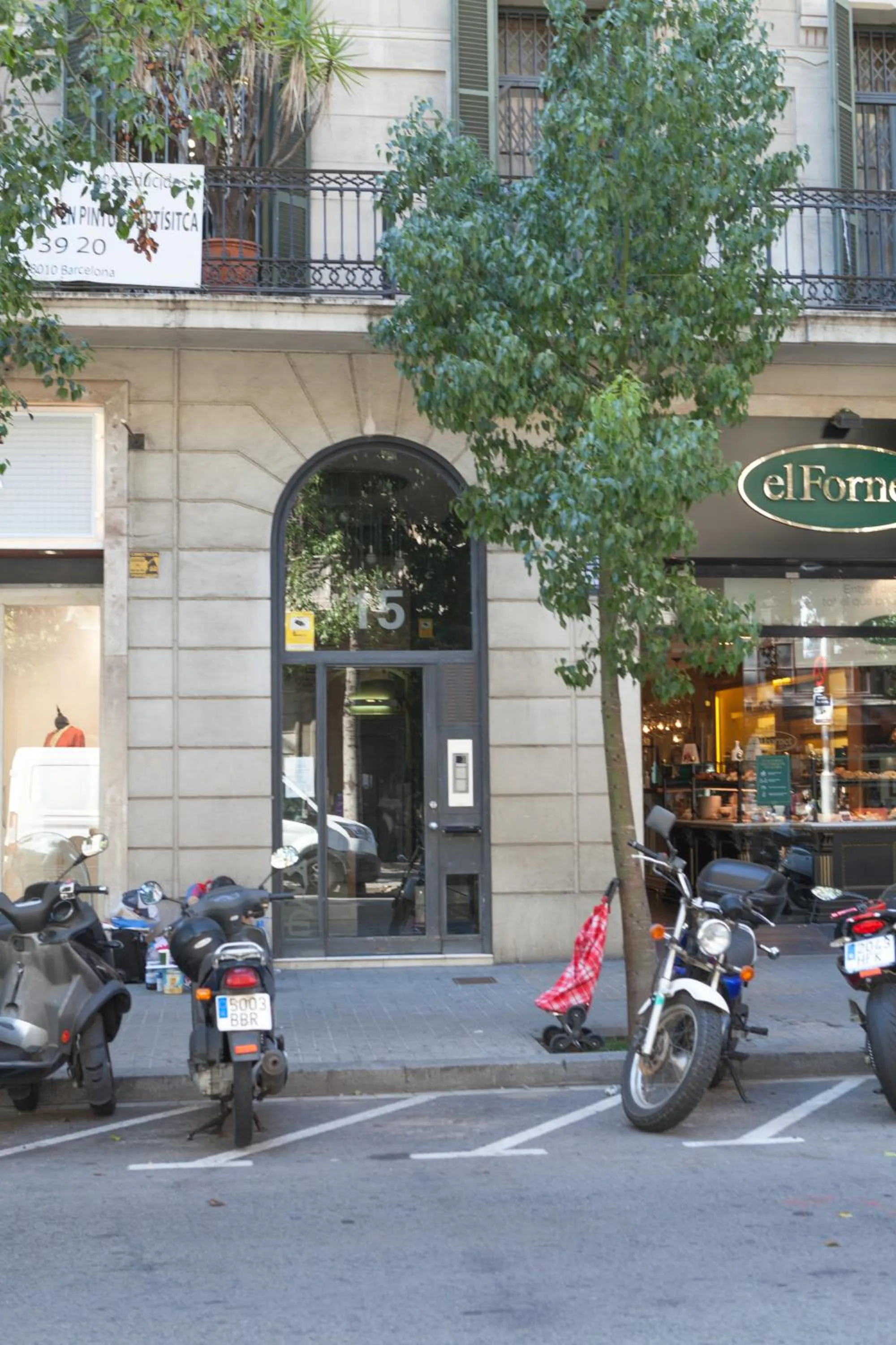 Property building in Plaza Catalunya City Center Apartments