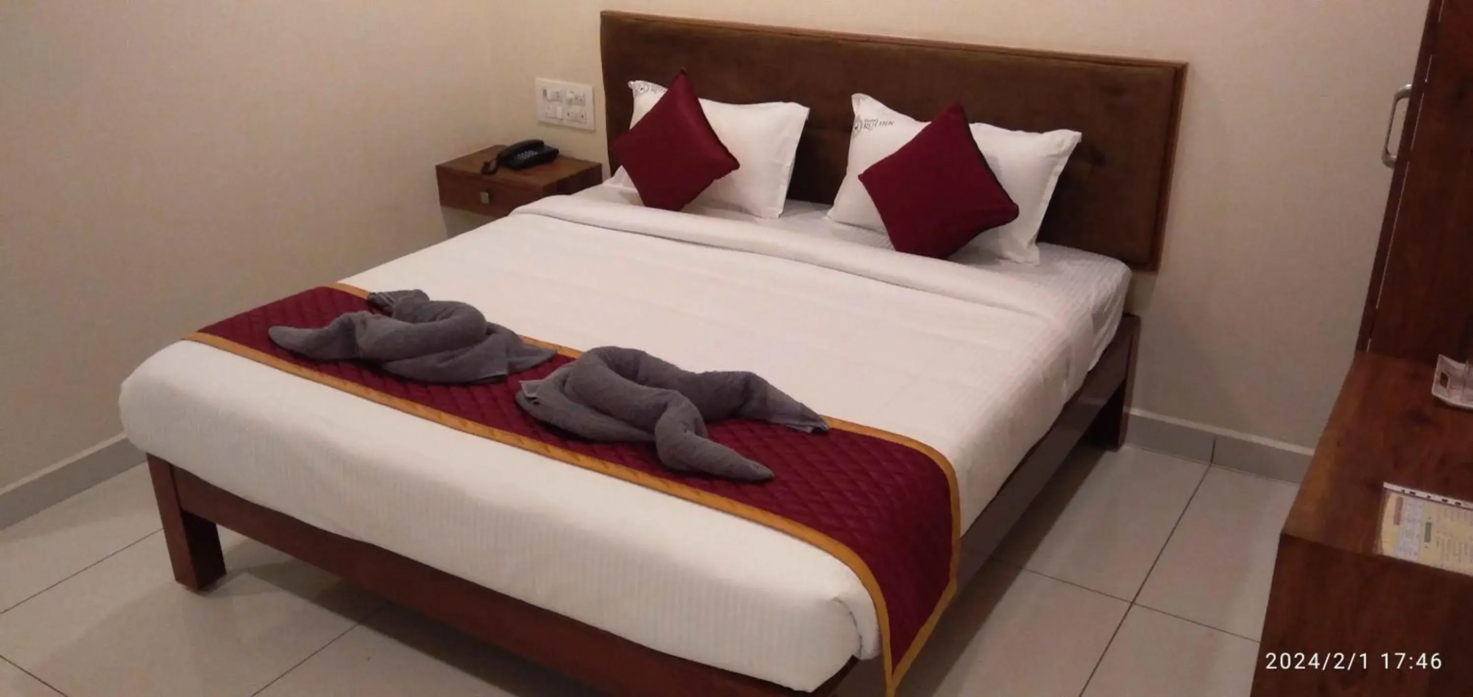 Bed in Hotel Roi Inn Bed in Hotel Roi Inn