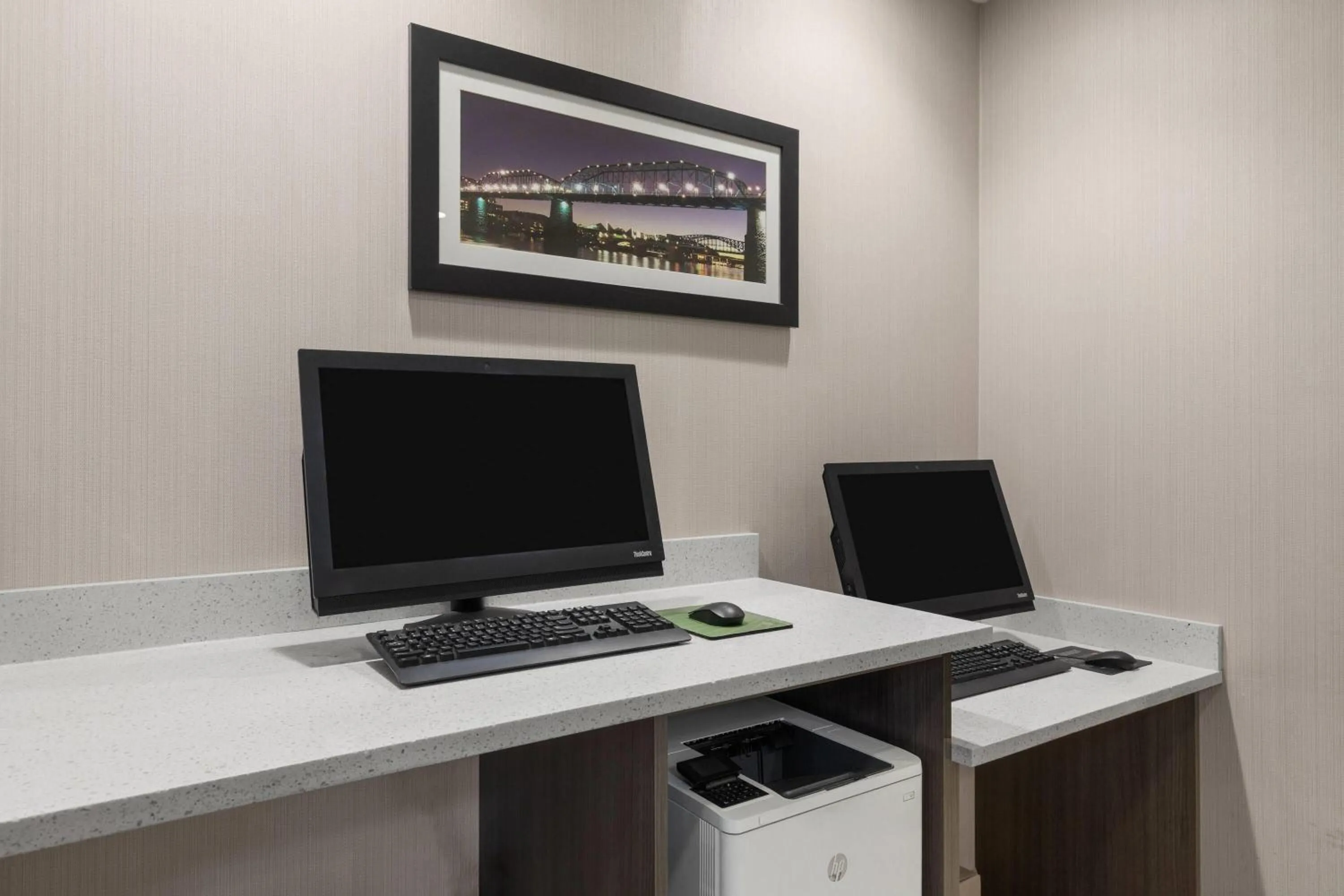 Business facilities in La Quinta by Wyndham Chattanooga - Lookout Mtn