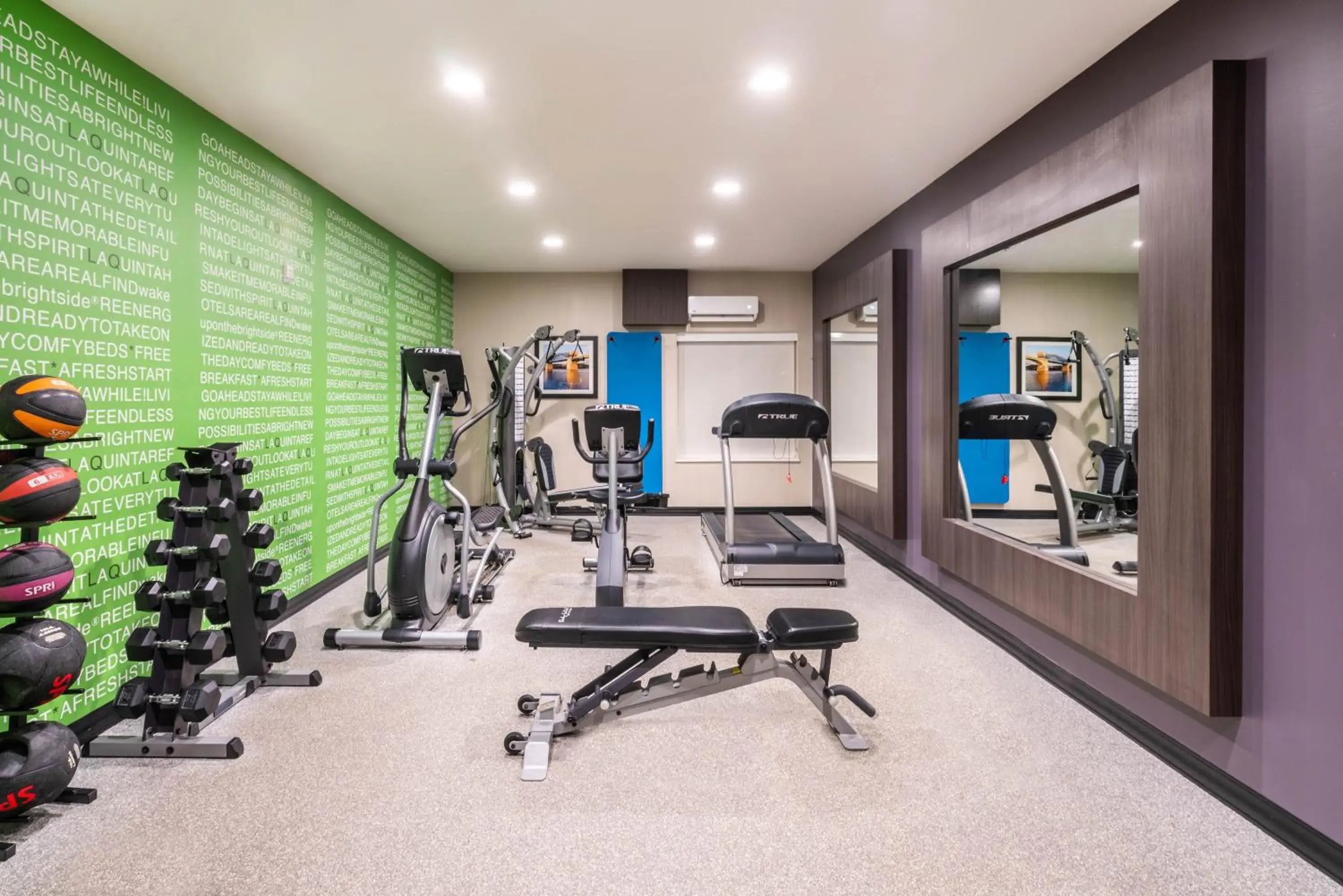 Fitness centre/facilities in La Quinta by Wyndham Chattanooga - Lookout Mtn Fitness centre/facilities in La Quinta by Wyndham Chattanooga - Lookout Mtn