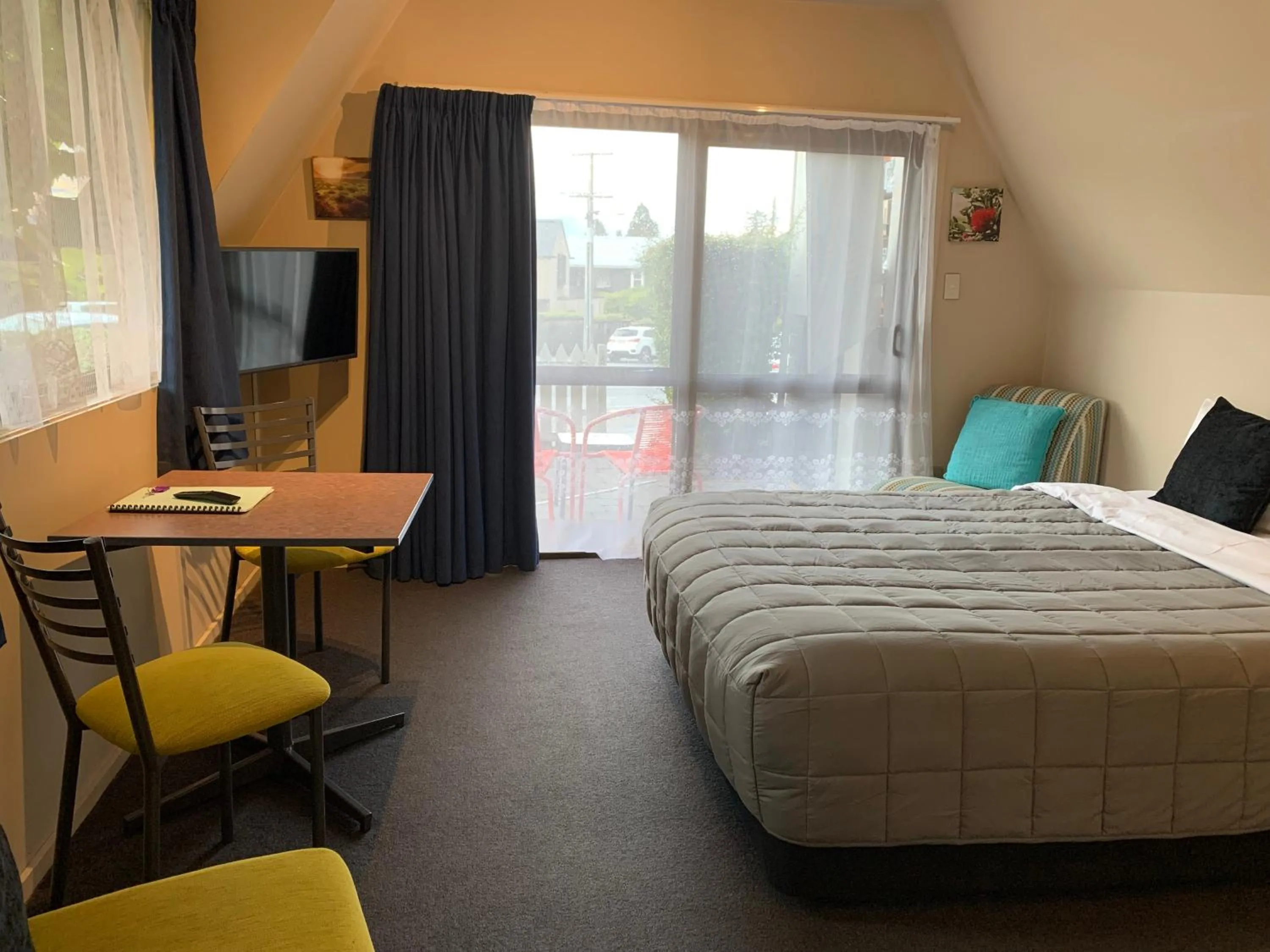Bed in Wakatipu View Apartments