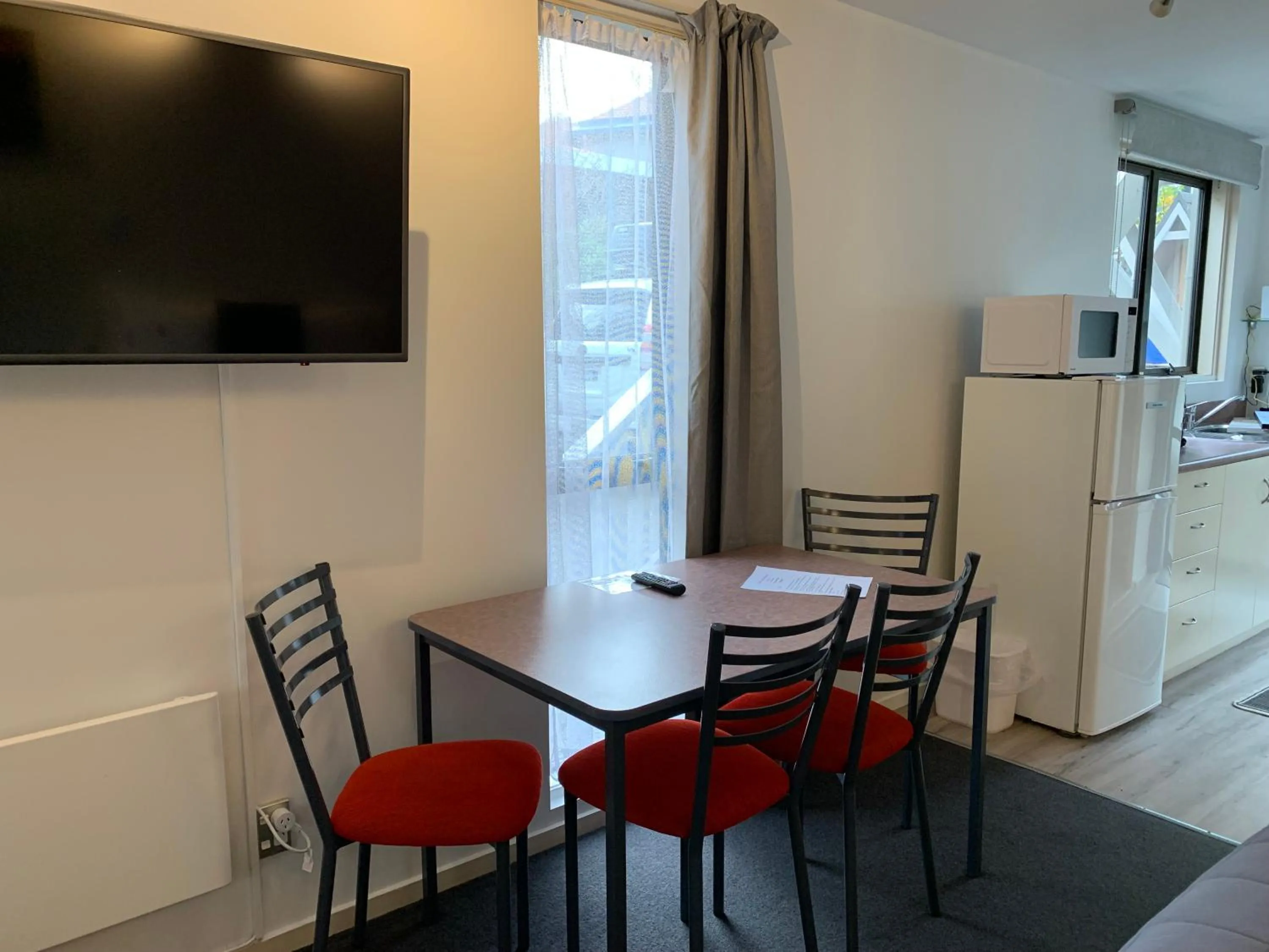 Seating area in Wakatipu View Apartments