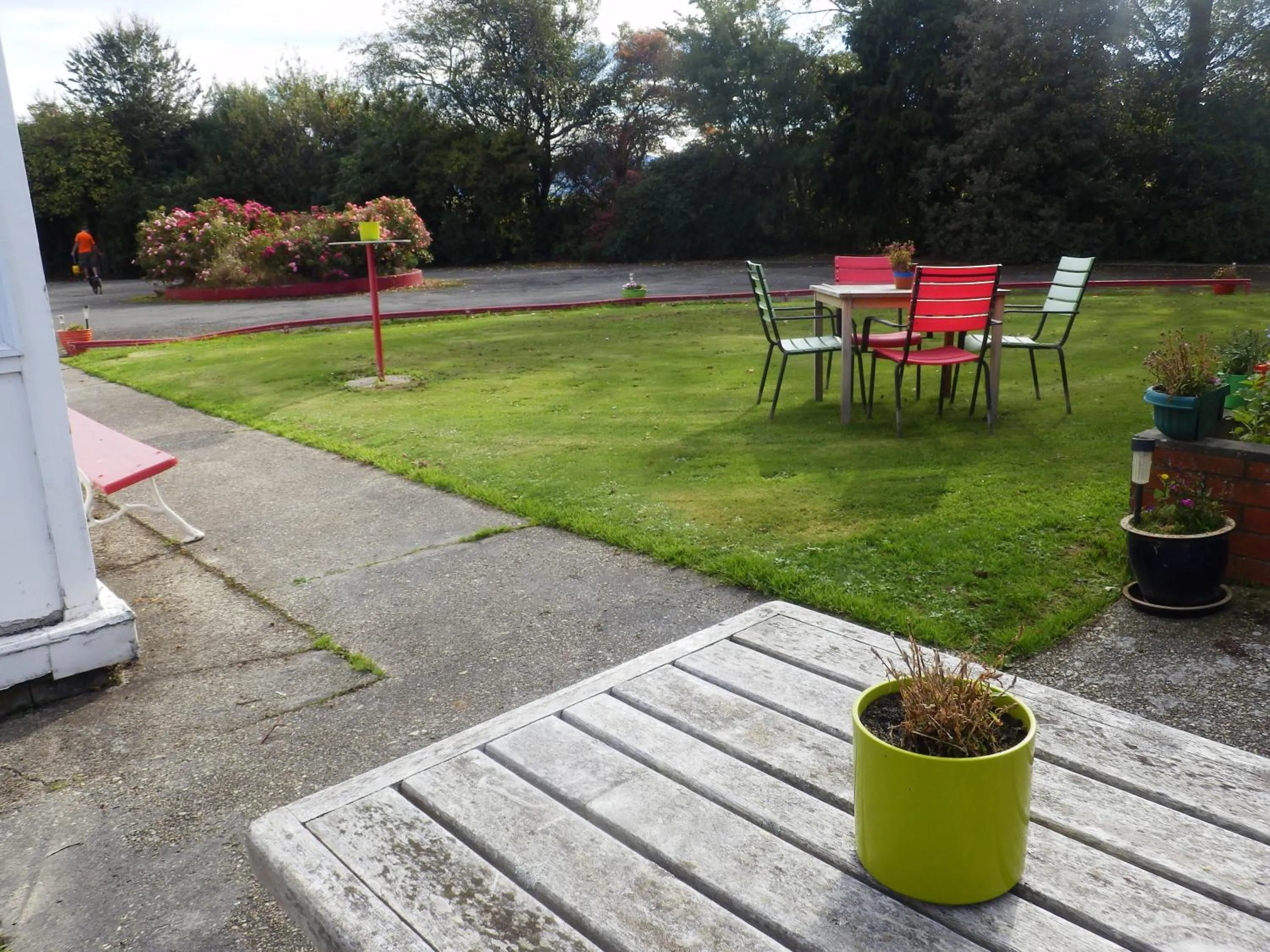 BBQ facilities in Thomas's Catlins Lodge and Camp Ground