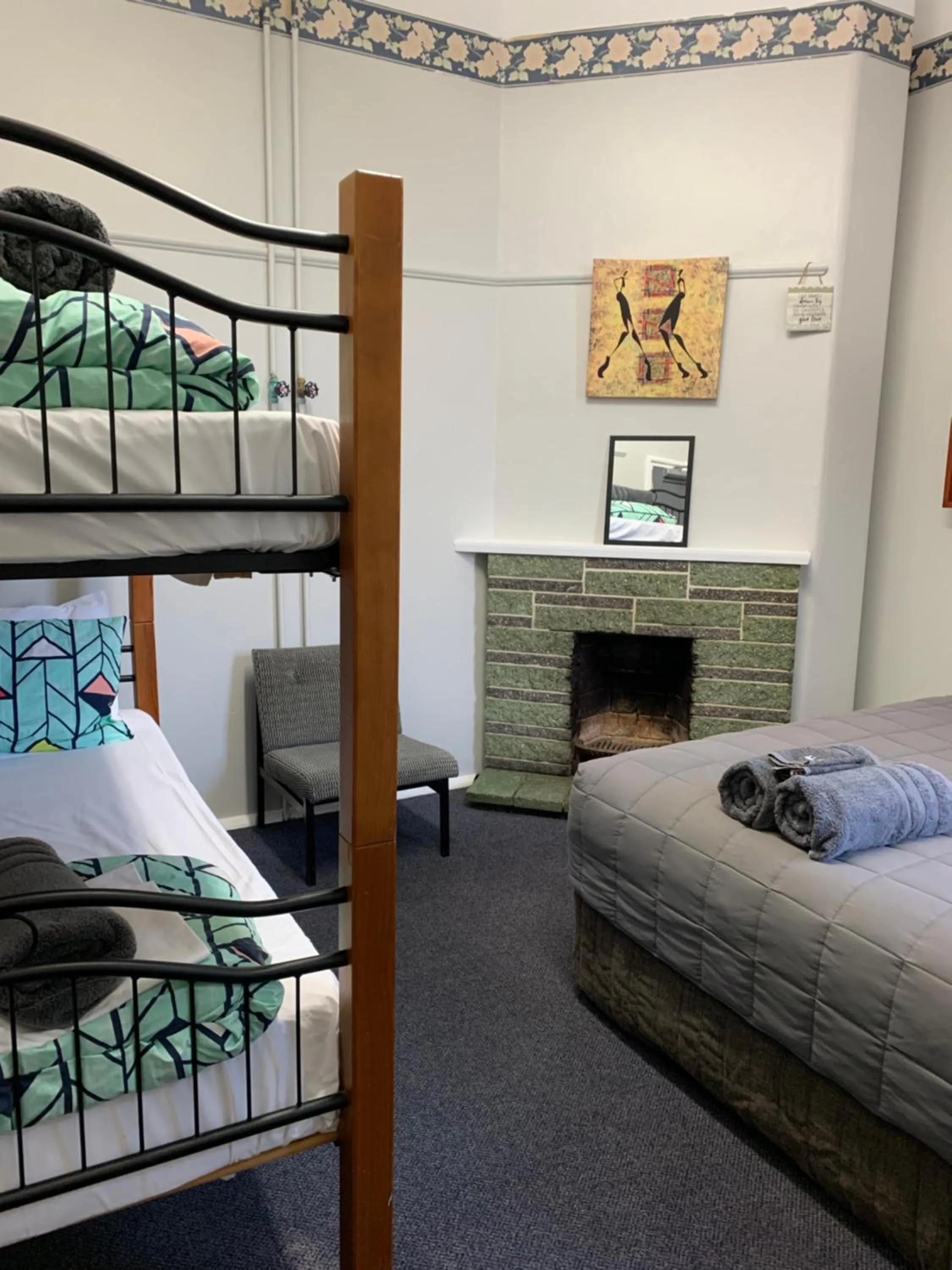 Bed in Thomas's Catlins Lodge and Camp Ground