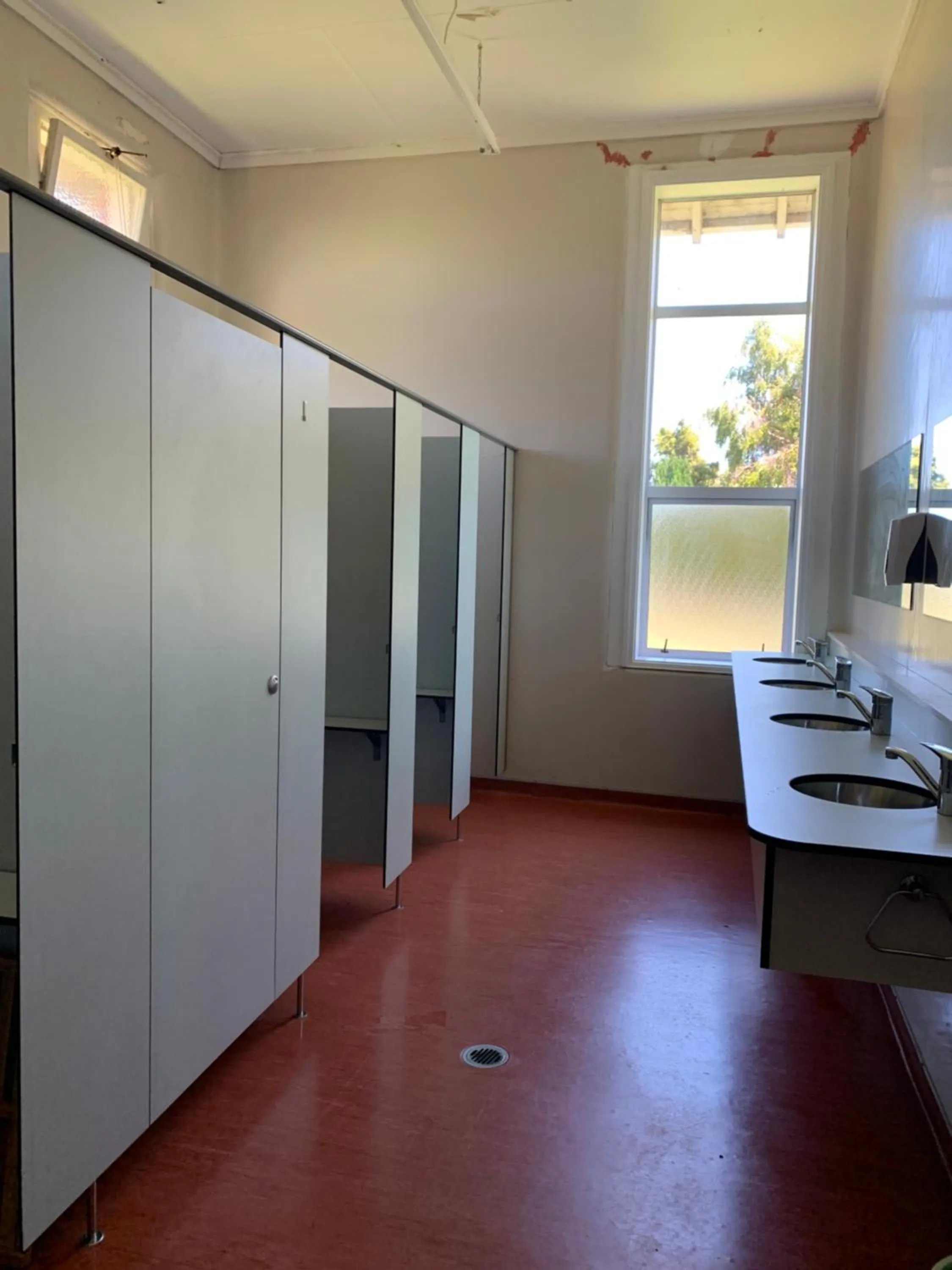 Bathroom in Thomas's Catlins Lodge and Camp Ground