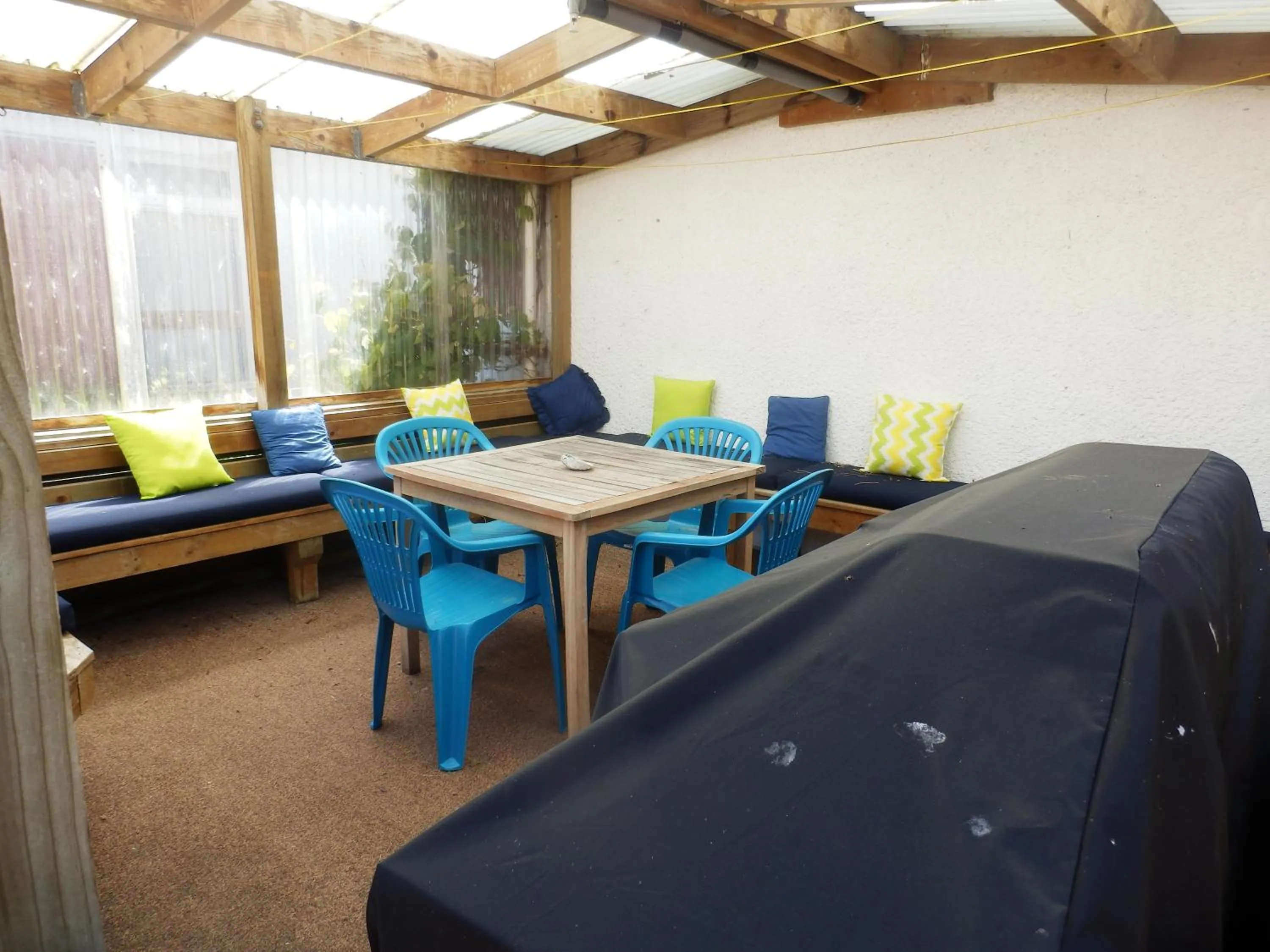 BBQ facilities in Thomas's Catlins Lodge and Camp Ground