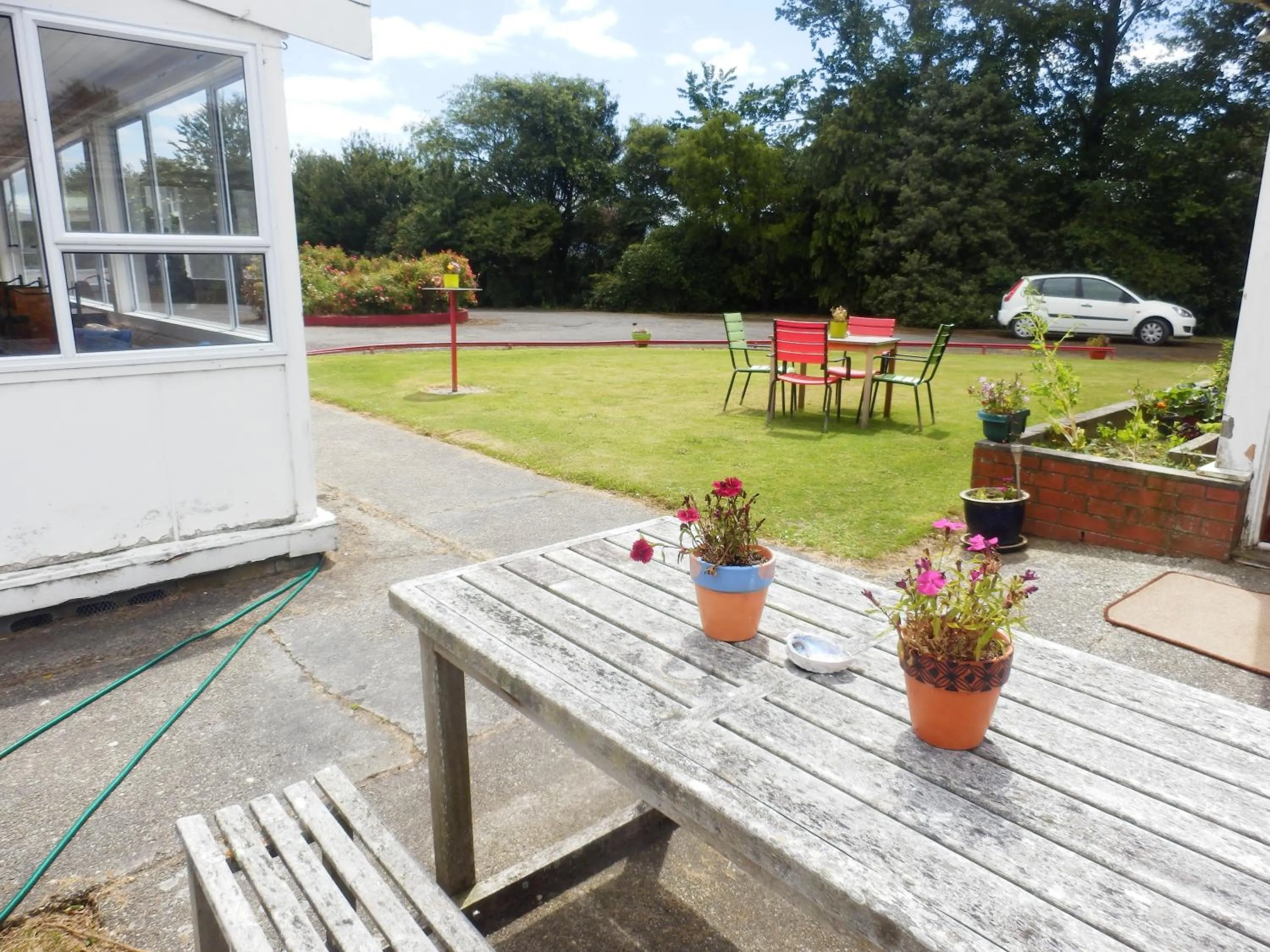 BBQ facilities in Thomas's Catlins Lodge and Camp Ground