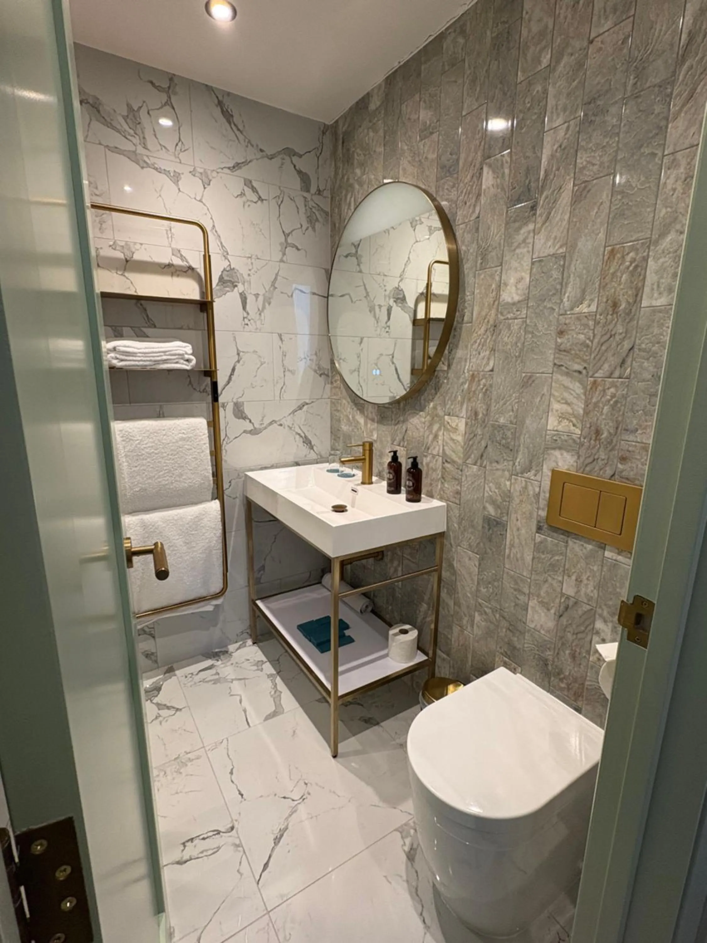 Bathroom in Ellen Kensington