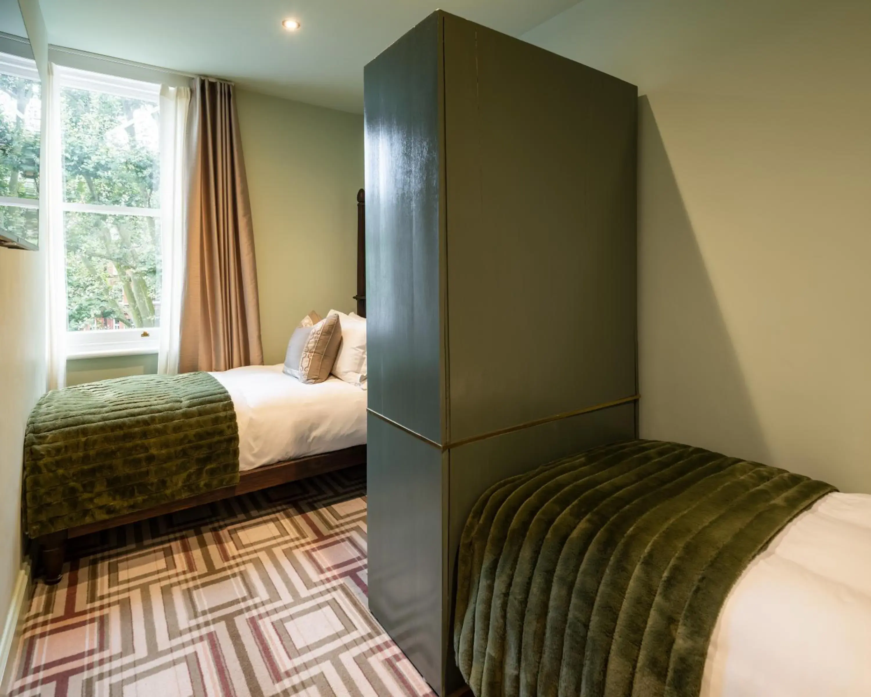 Classic Twin in Ellen Kensington Classic Twin in Ellen Kensington