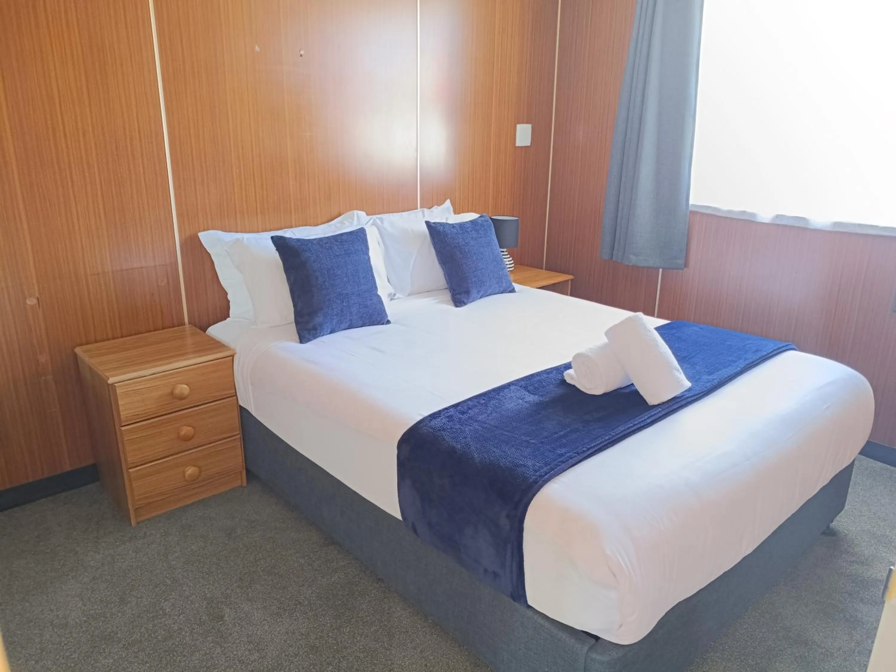 Bedroom, Bed in Cumberland Motel