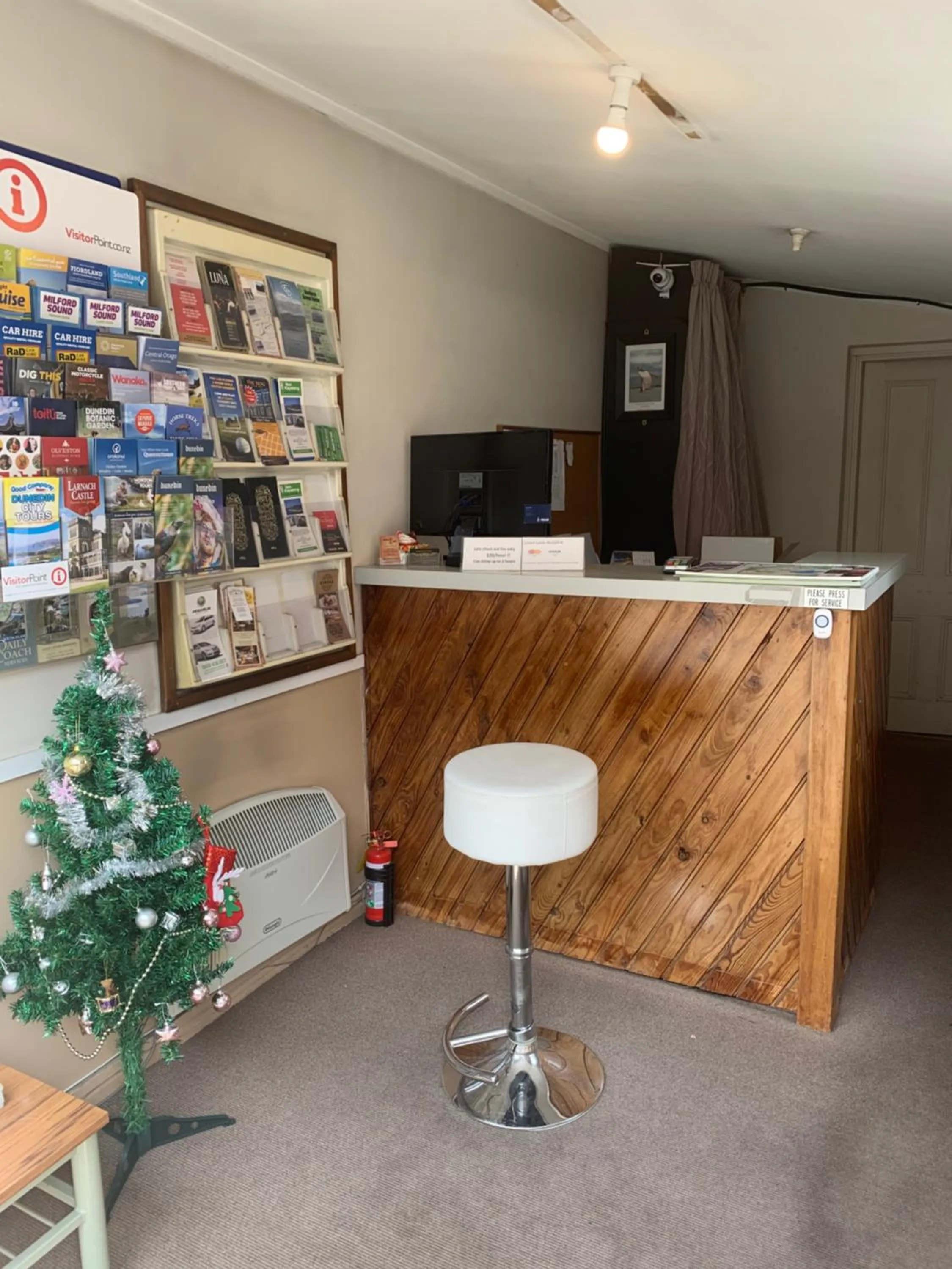 Lobby or reception in Cumberland Motel