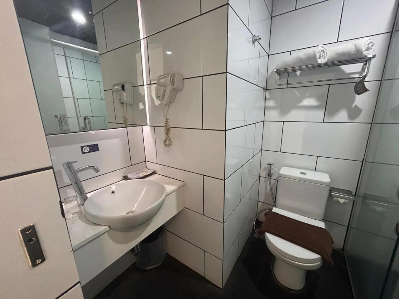 Toilet in Kalya Hotel Bandung Dago