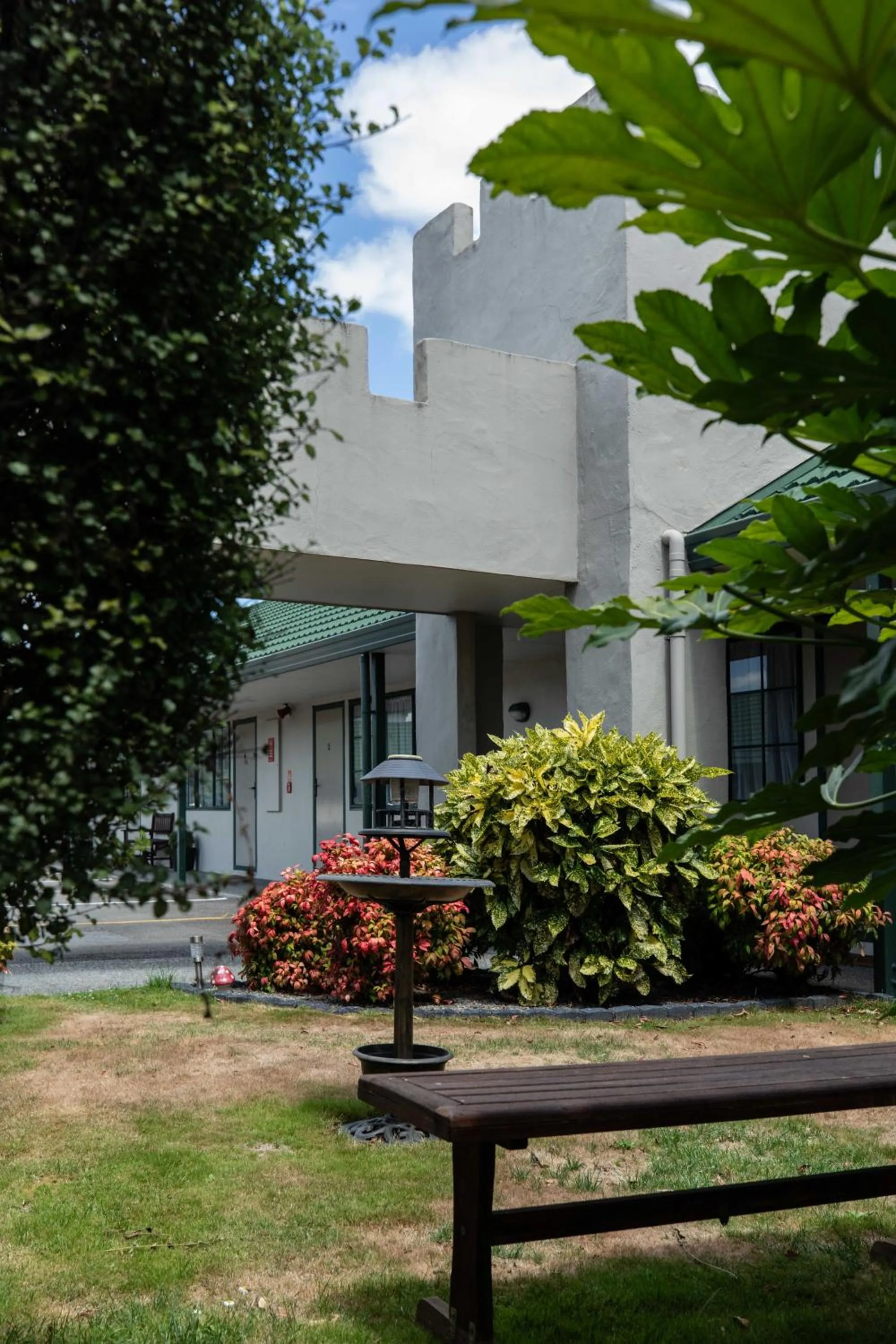 Garden in Camelot Motor Lodge and Conference Centre