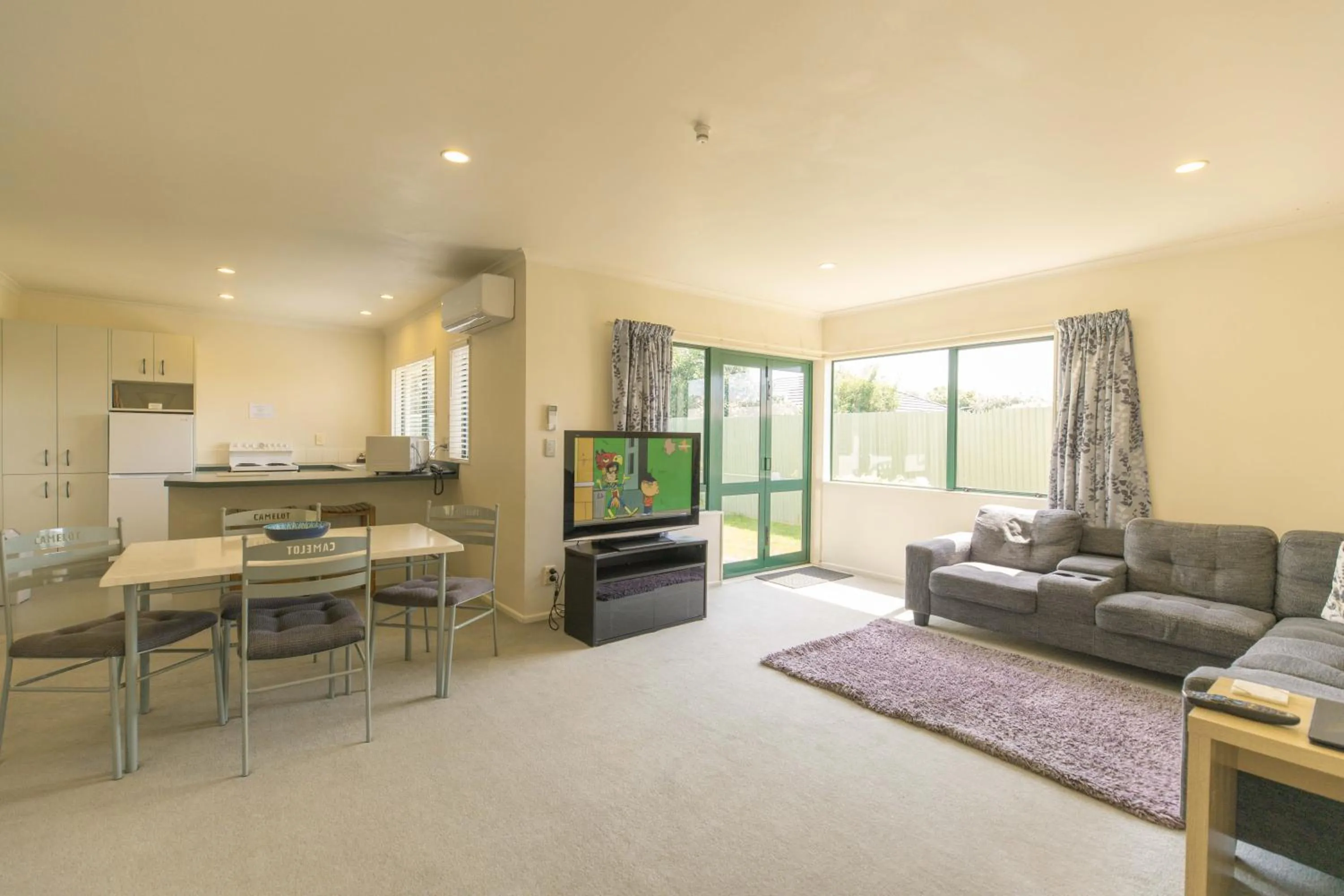Living room in Camelot Motor Lodge and Conference Centre