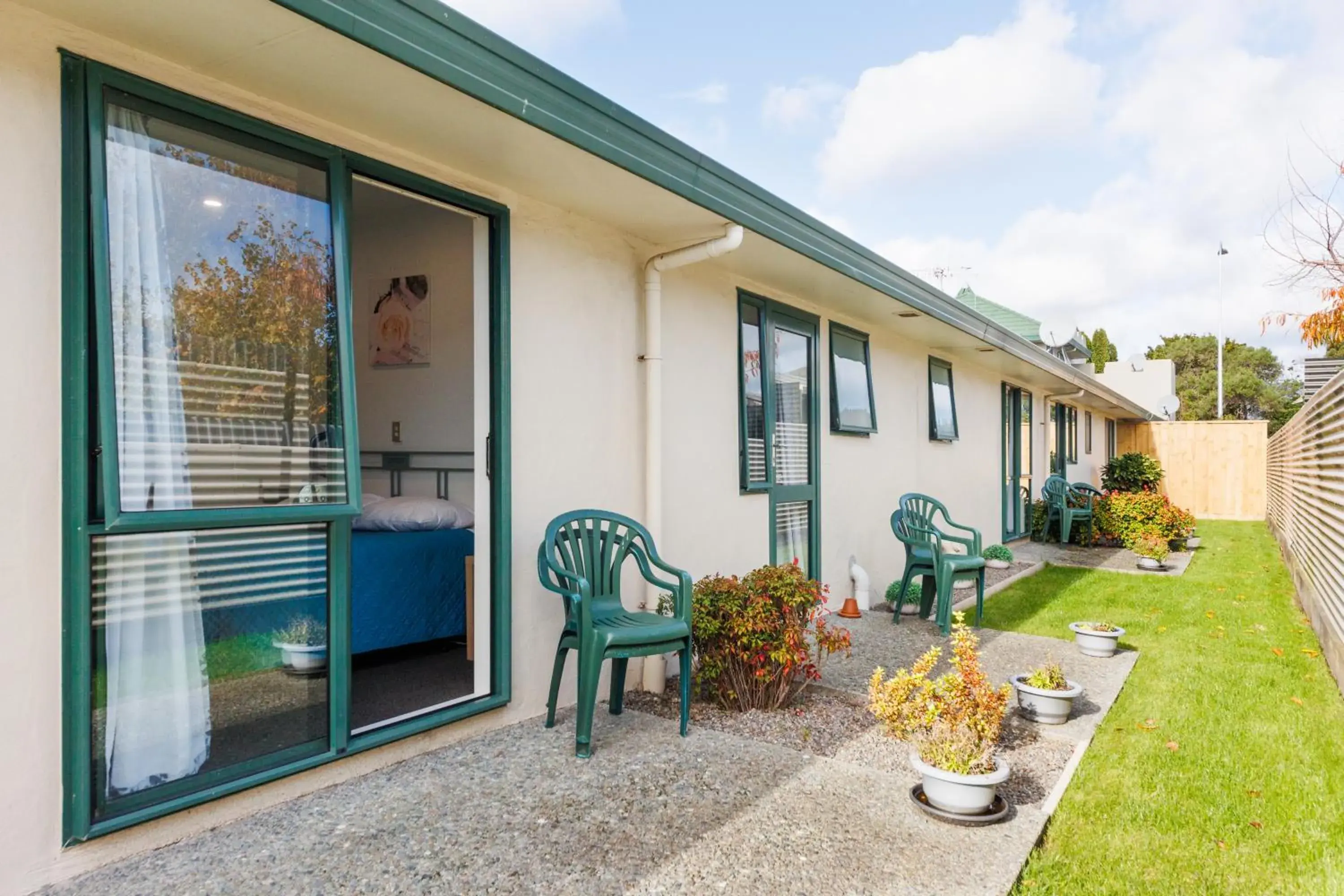 One-Bedroom Apartment in Camelot Motor Lodge and Conference Centre One-Bedroom Apartment in Camelot Motor Lodge and Conference Centre