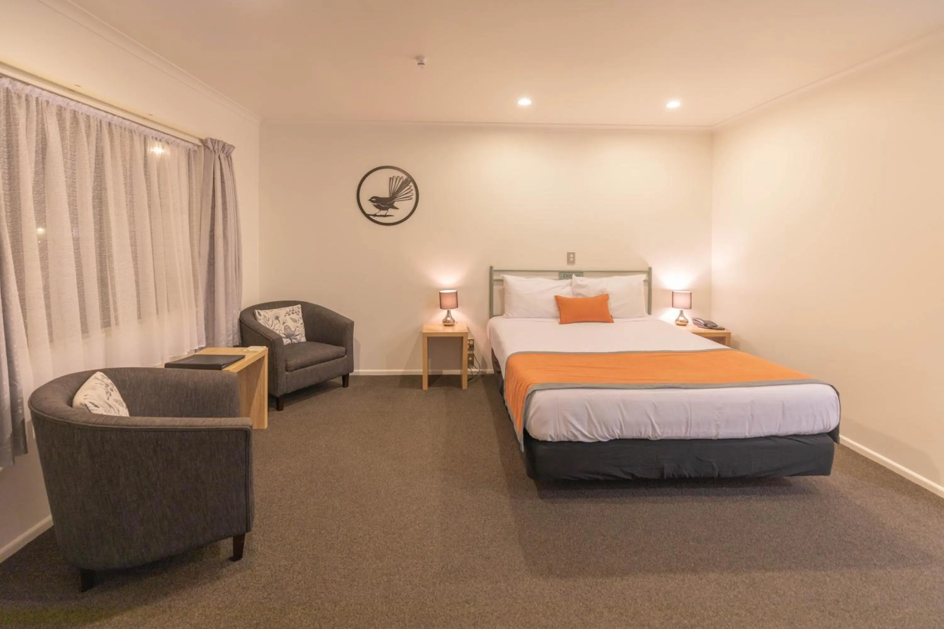 Bedroom, Bed in Camelot Motor Lodge and Conference Centre