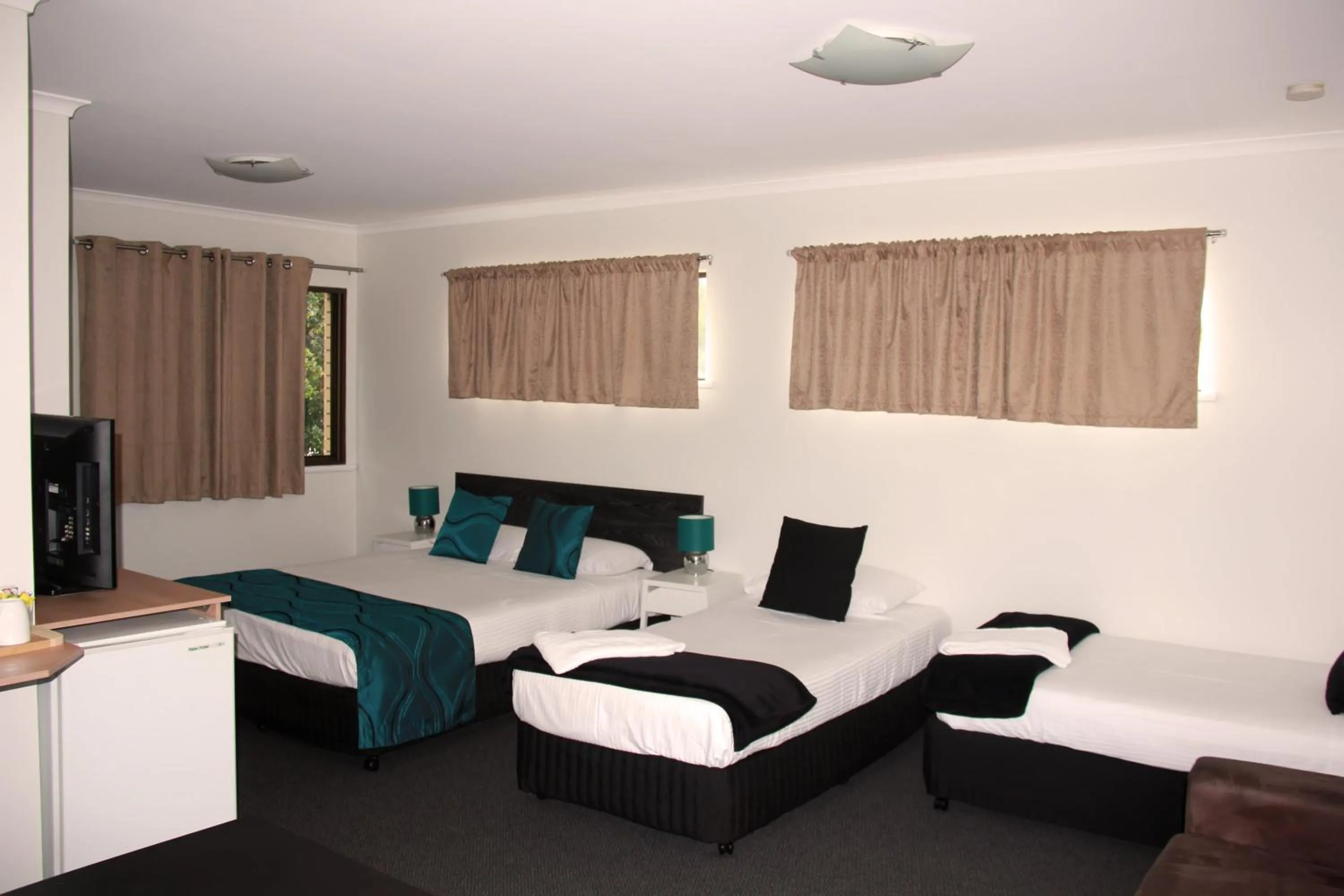 Bed in Motel in Nambour