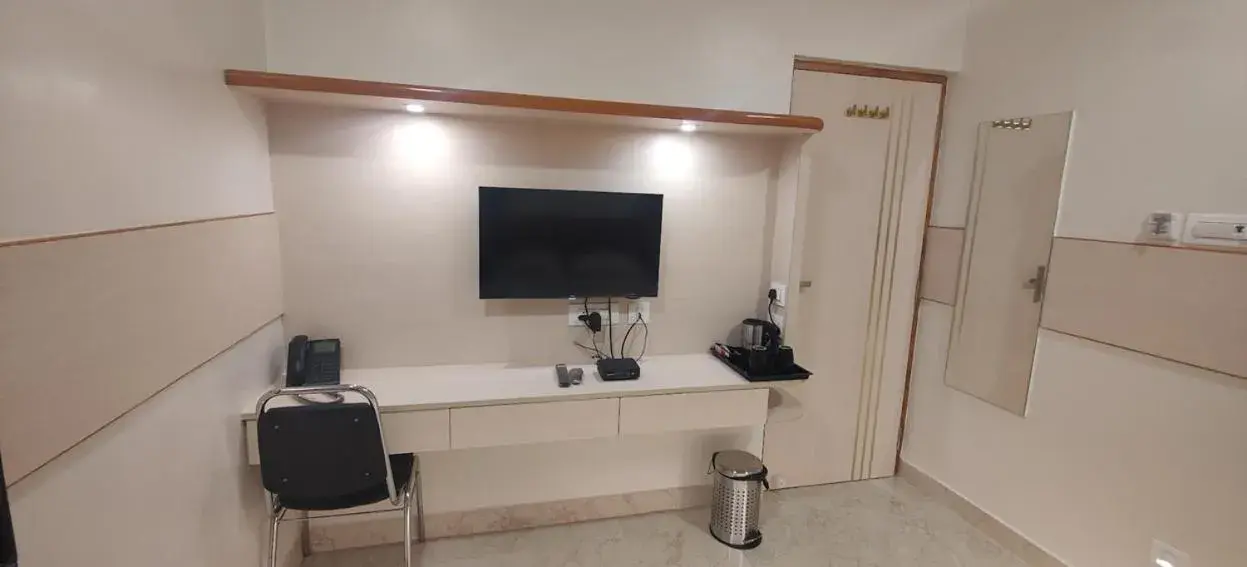 Double Room with Private Bathroom - single occupancy in Nandhavanam A Business Class Residency Double Room with Private Bathroom - single occupancy in Nandhavanam A Business Class Residency