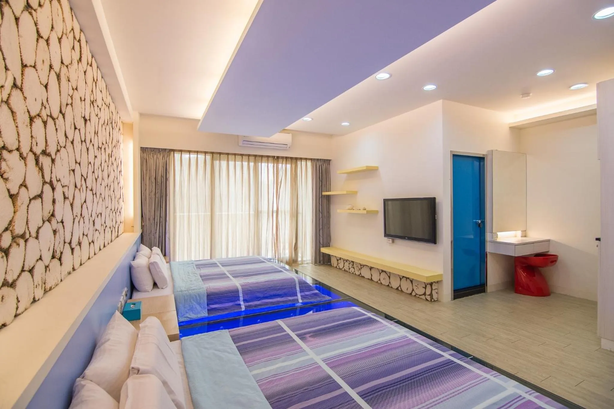 Photo of the whole room, Bed in Little SkyLark B&B