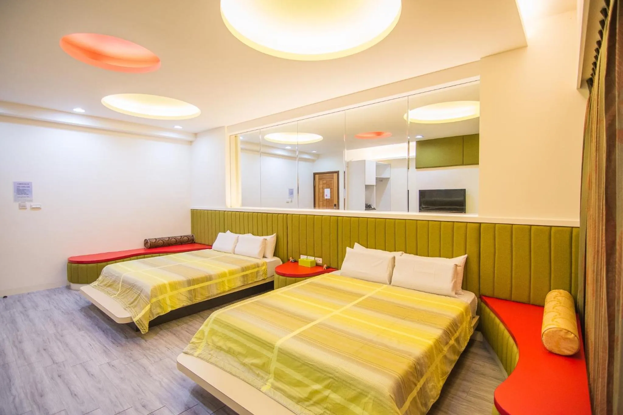 Photo of the whole room, Bed in Little SkyLark B&B