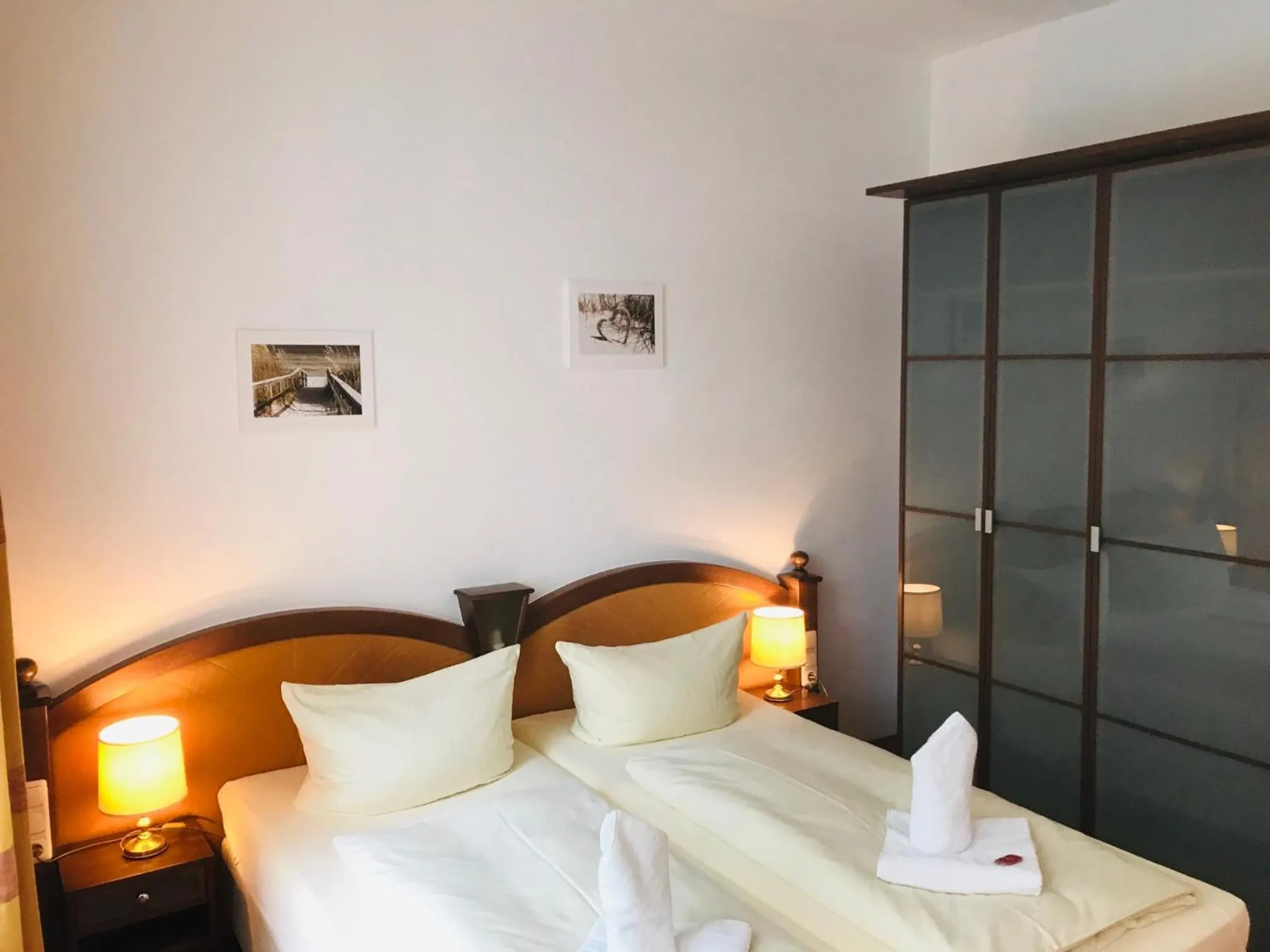 Decorative detail, Bed in Gästehaus Kaiserhof Lübeck