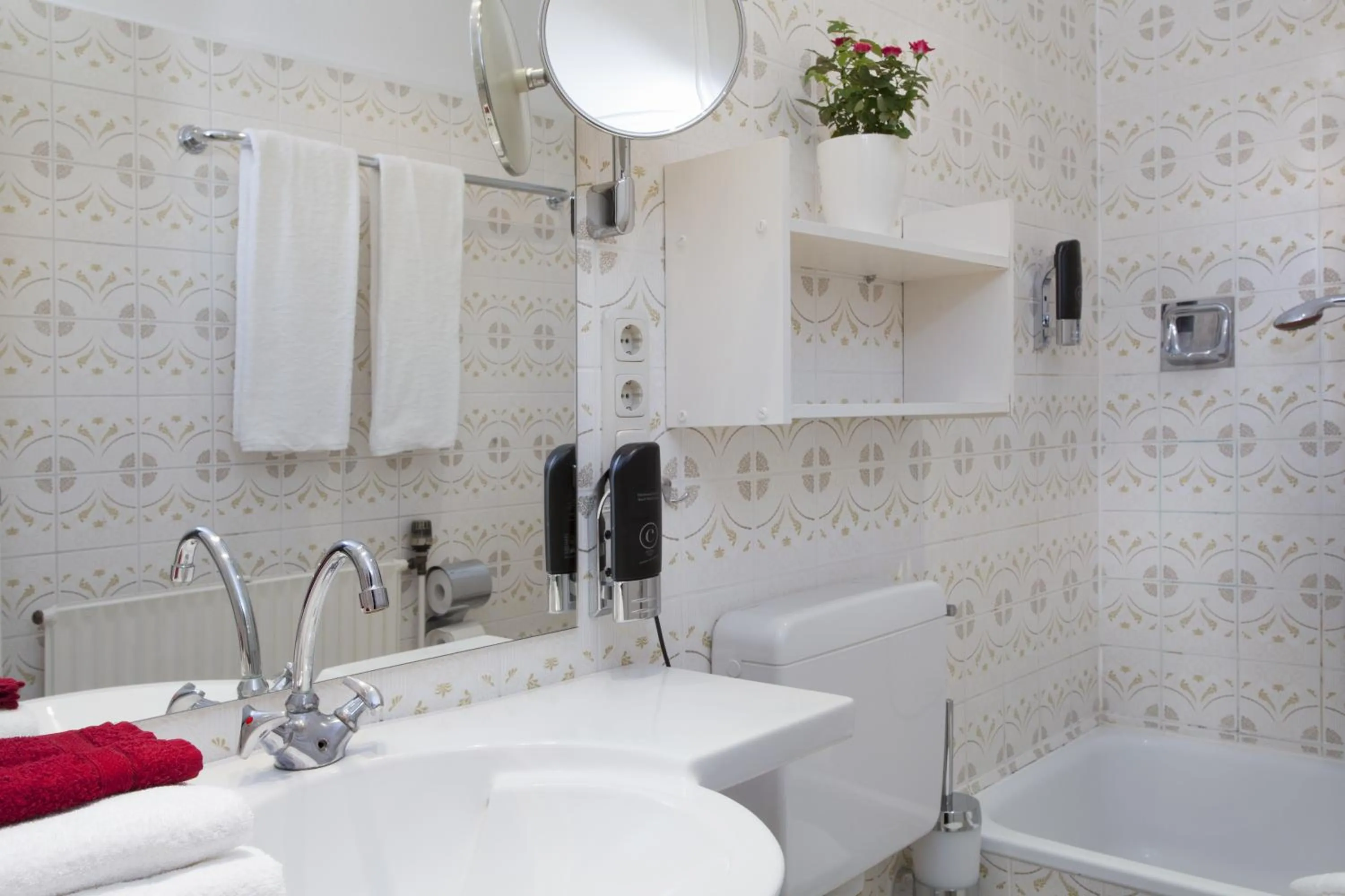 Bathroom in Gästehaus Kaiserhof Lübeck