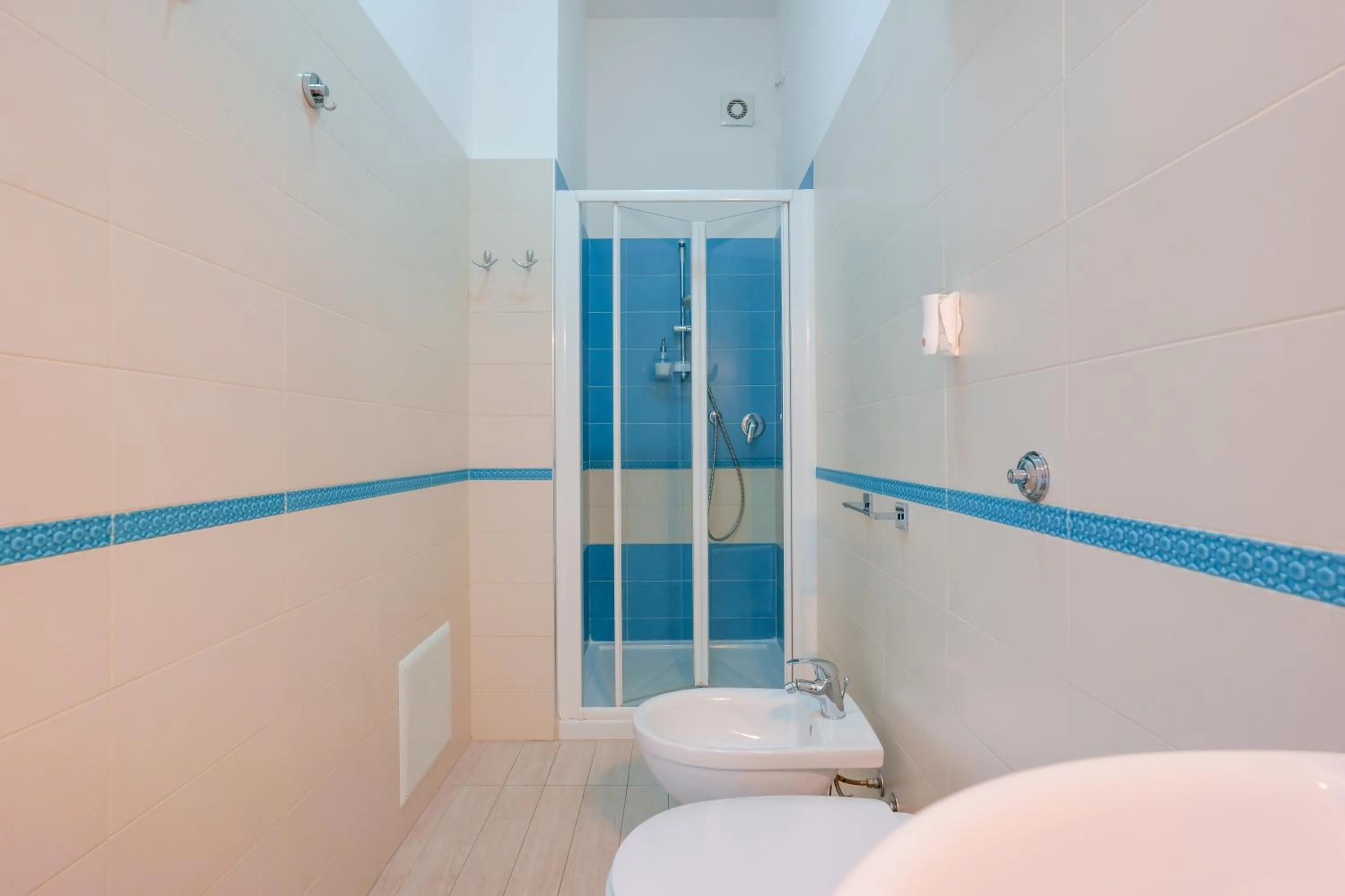Shower in Fortyfourbandb