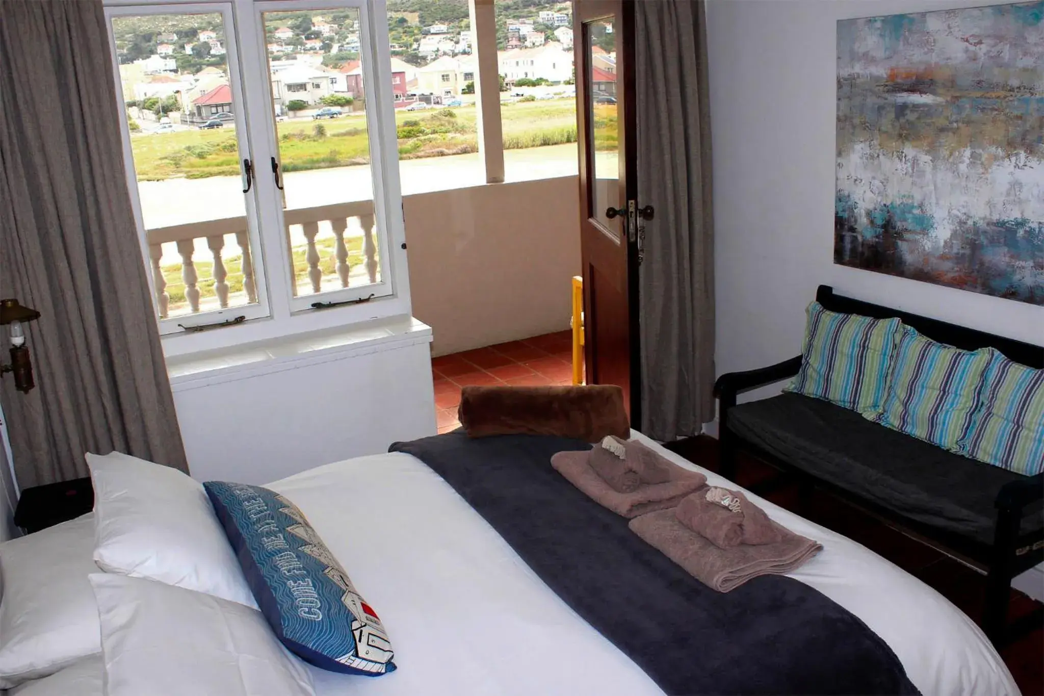 Double Room with Shared Bathroom - single occupancy in The Muize Double Room with Shared Bathroom - single occupancy in The Muize