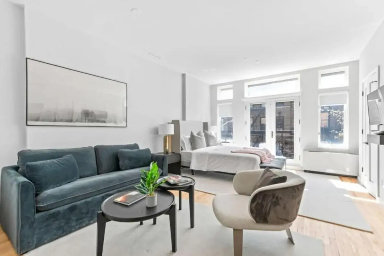 Luxe Studio w Juliet Balcony in Upper East Luxe Studio w Juliet Balcony in Upper East