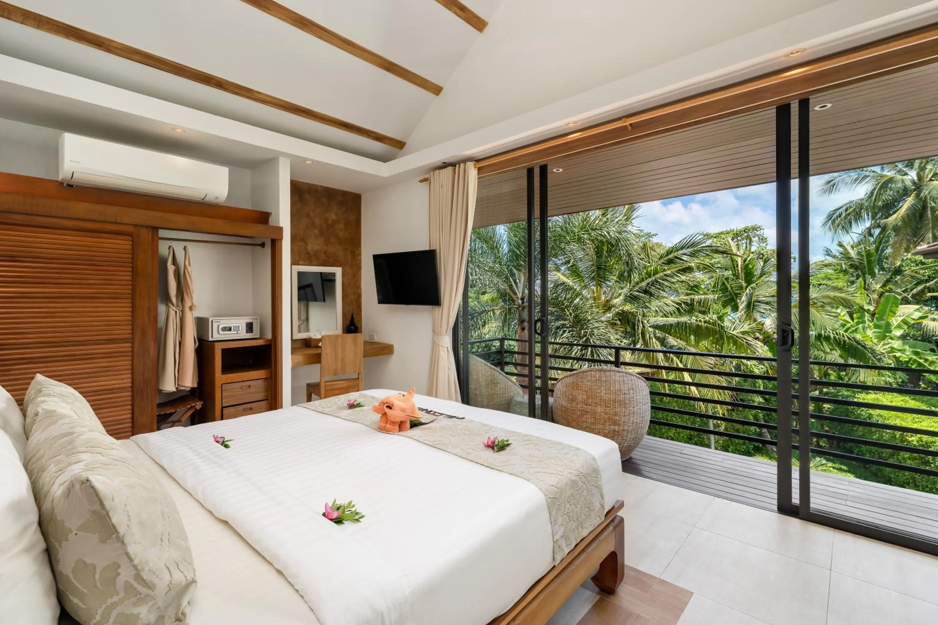 Bed in Khwan Beach Resort - Luxury Glamping and Pool Villas Samui - Adults Only - SHA Extra Plus