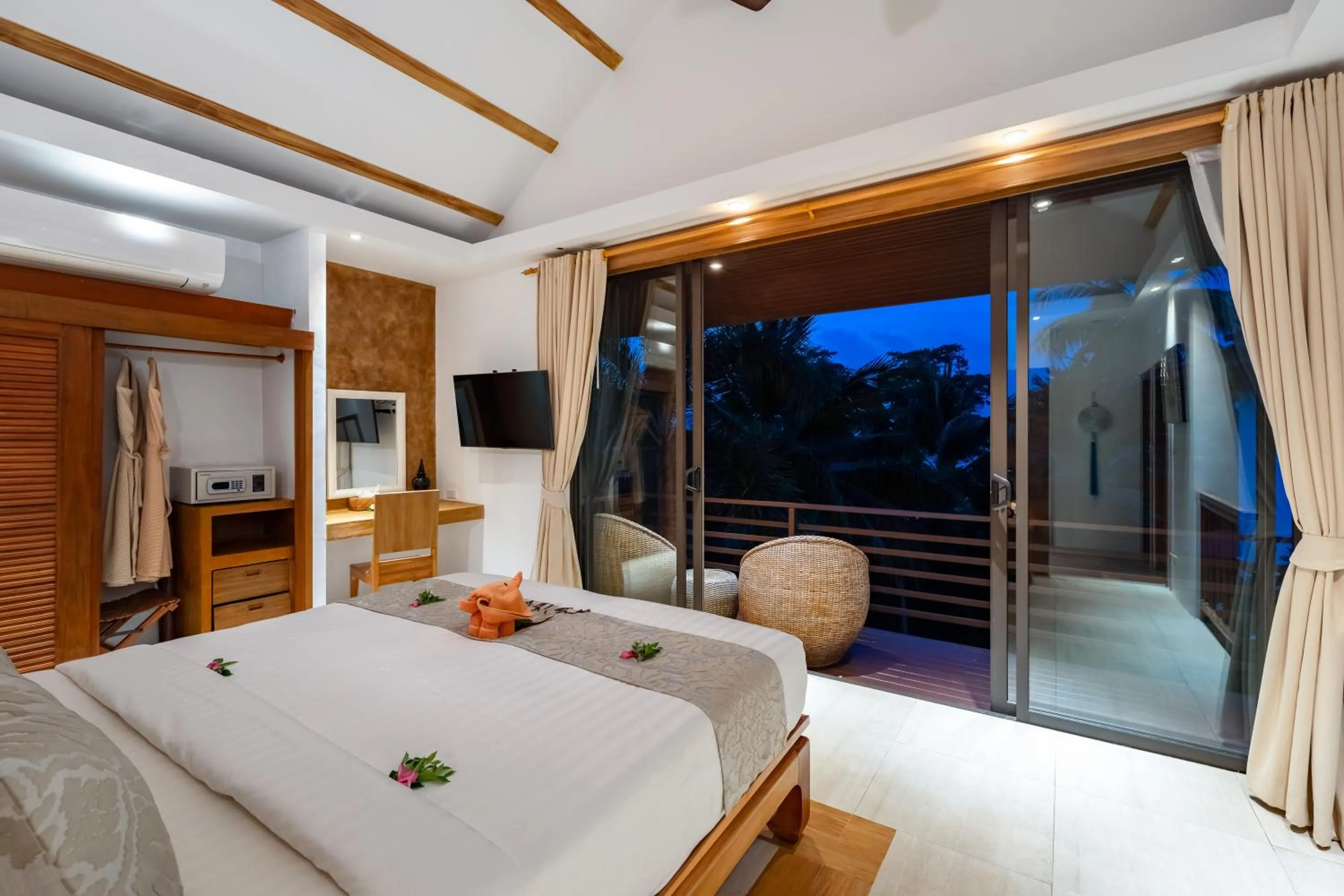 Bed in Khwan Beach Resort - Luxury Glamping and Pool Villas Samui - Adults Only - SHA Extra Plus