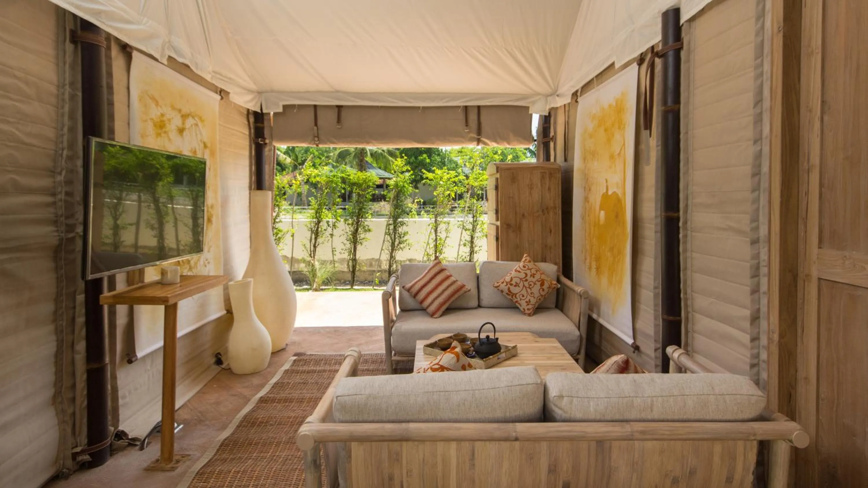 Living room in Khwan Beach Resort - Luxury Glamping and Pool Villas Samui - Adults Only - SHA Extra Plus