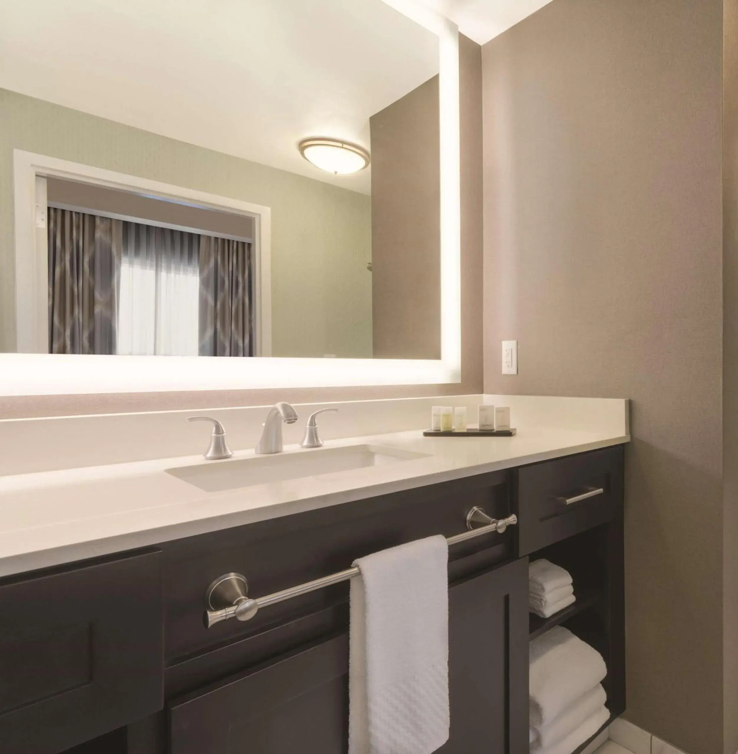 Two-Room Queen Suite with Two Queen Beds in Embassy Suites by Hilton Tuscaloosa Alabama Downtown Two-Room Queen Suite with Two Queen Beds in Embassy Suites by Hilton Tuscaloosa Alabama Downtown