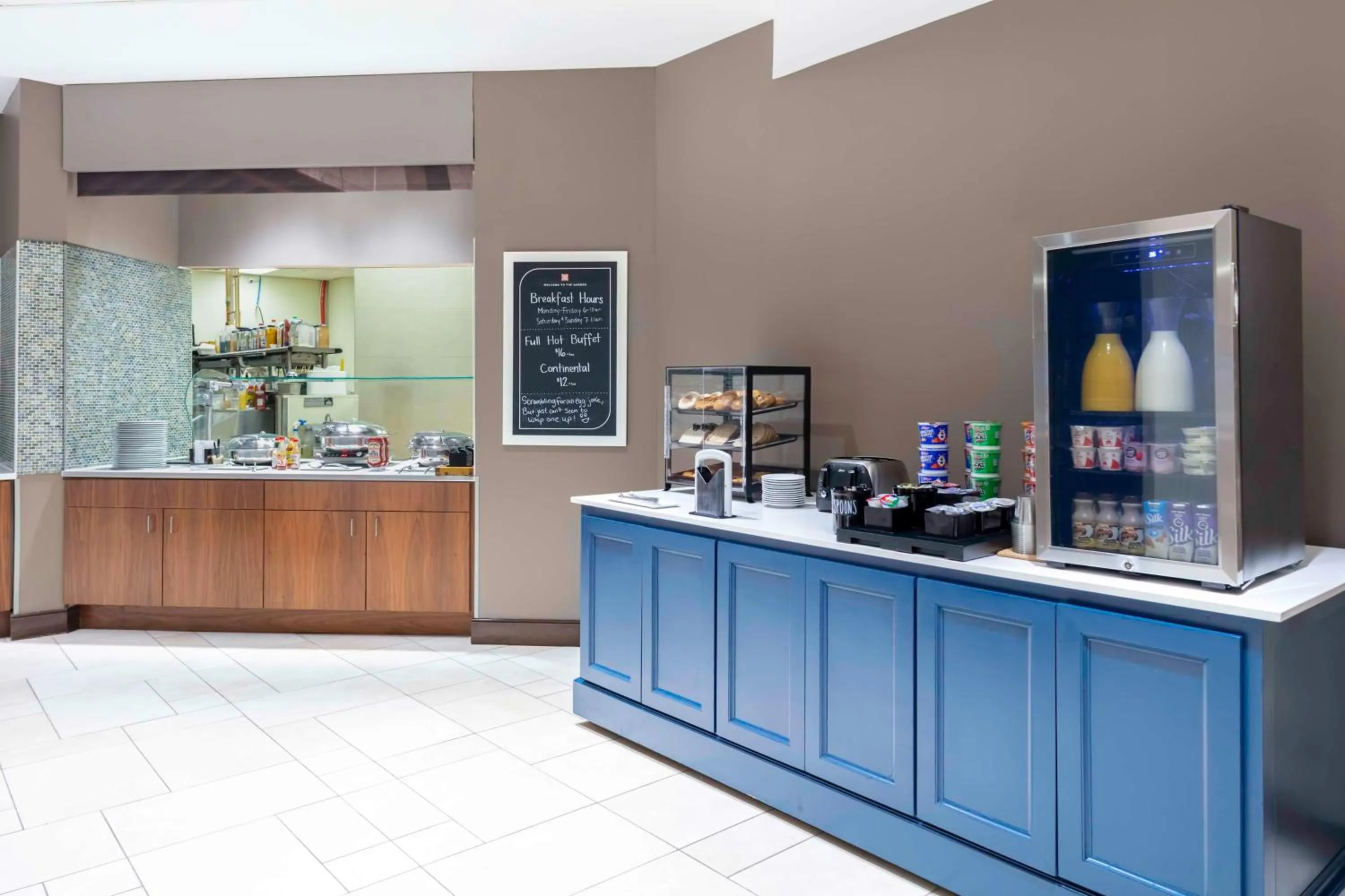 Breakfast in Hilton Garden Inn Charleston / Mt. Pleasant