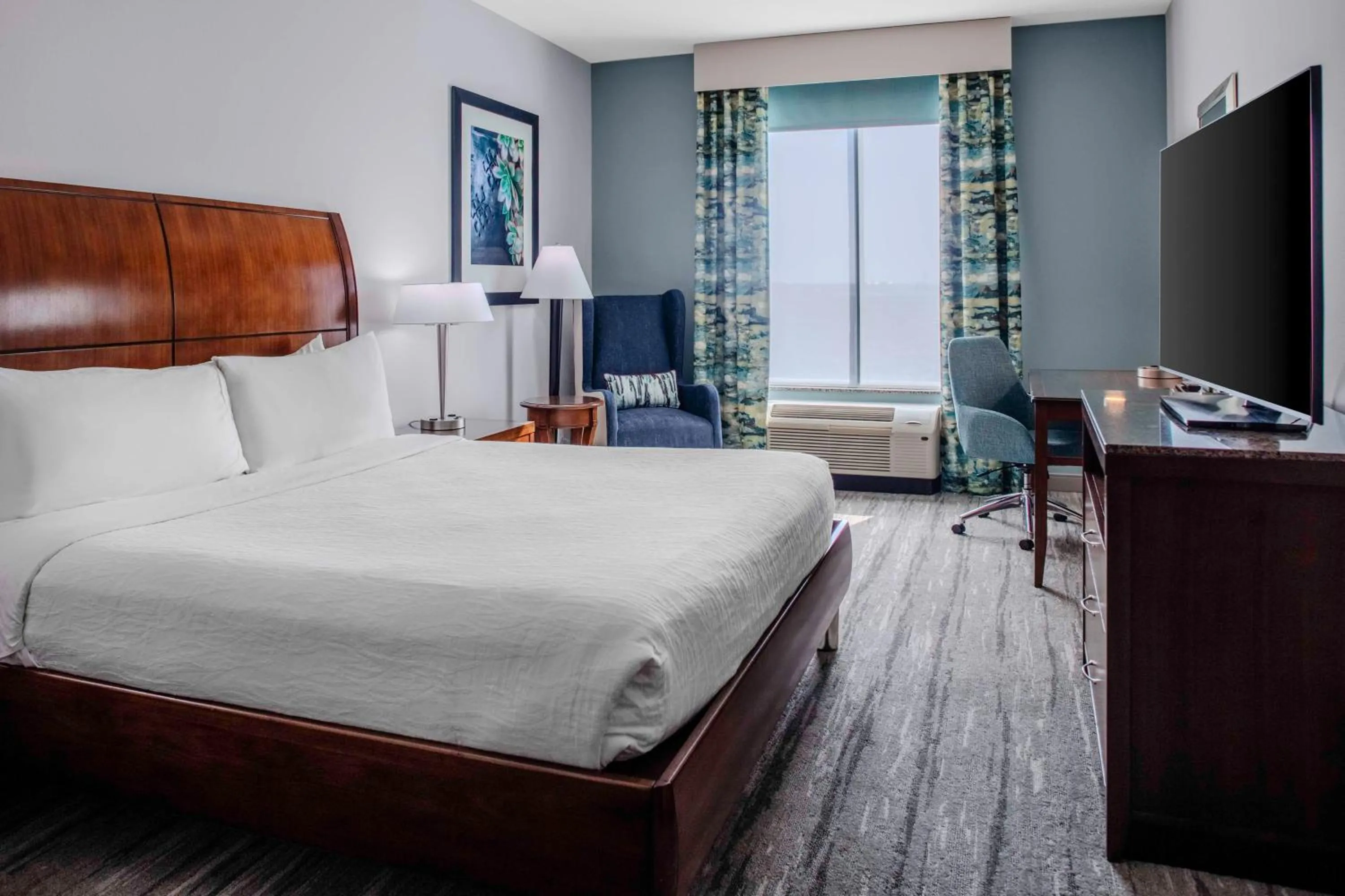 Bed in Hilton Garden Inn Charleston / Mt. Pleasant