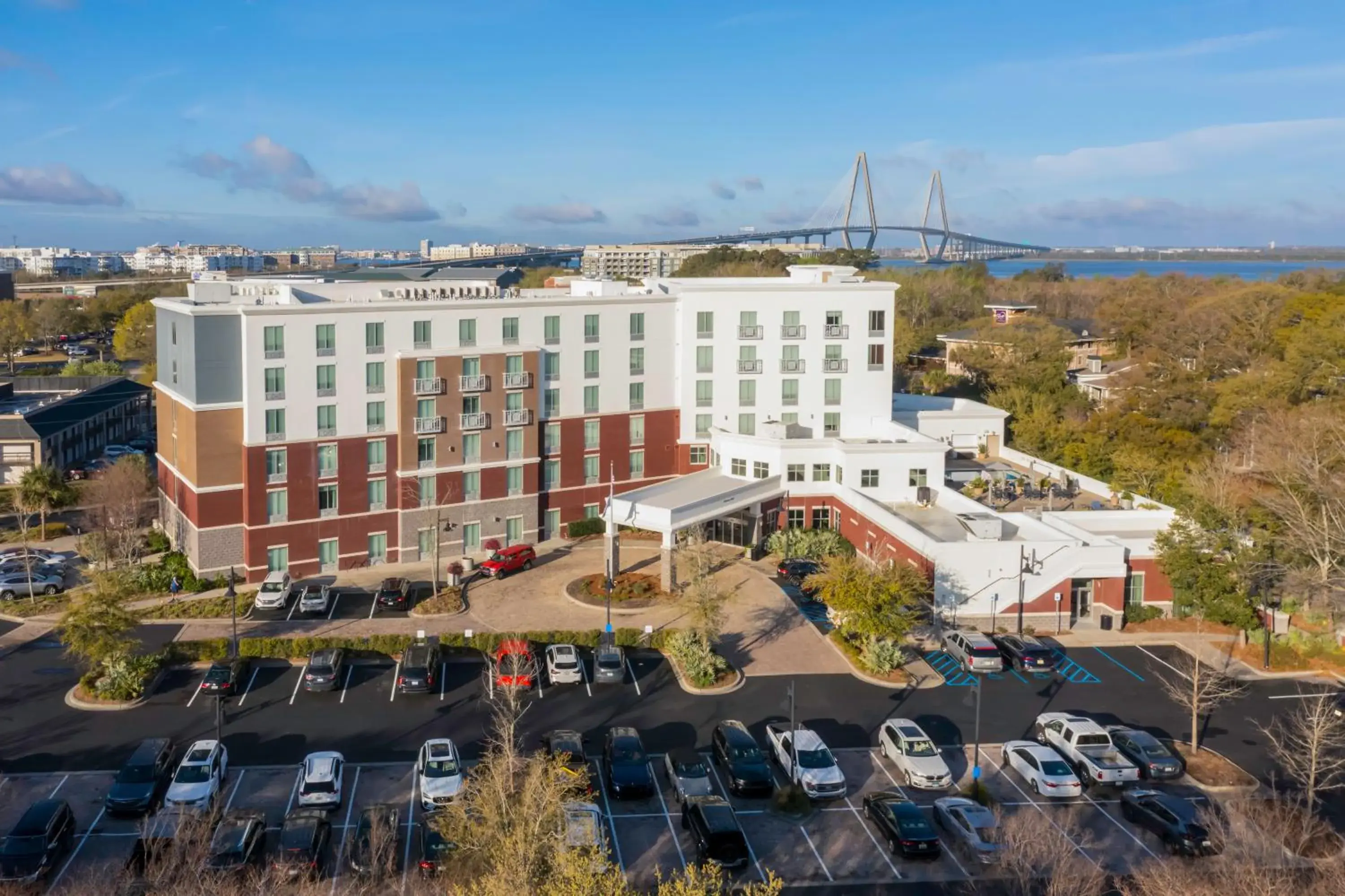 Property building in Hilton Garden Inn Charleston / Mt. Pleasant Property building in Hilton Garden Inn Charleston / Mt. Pleasant