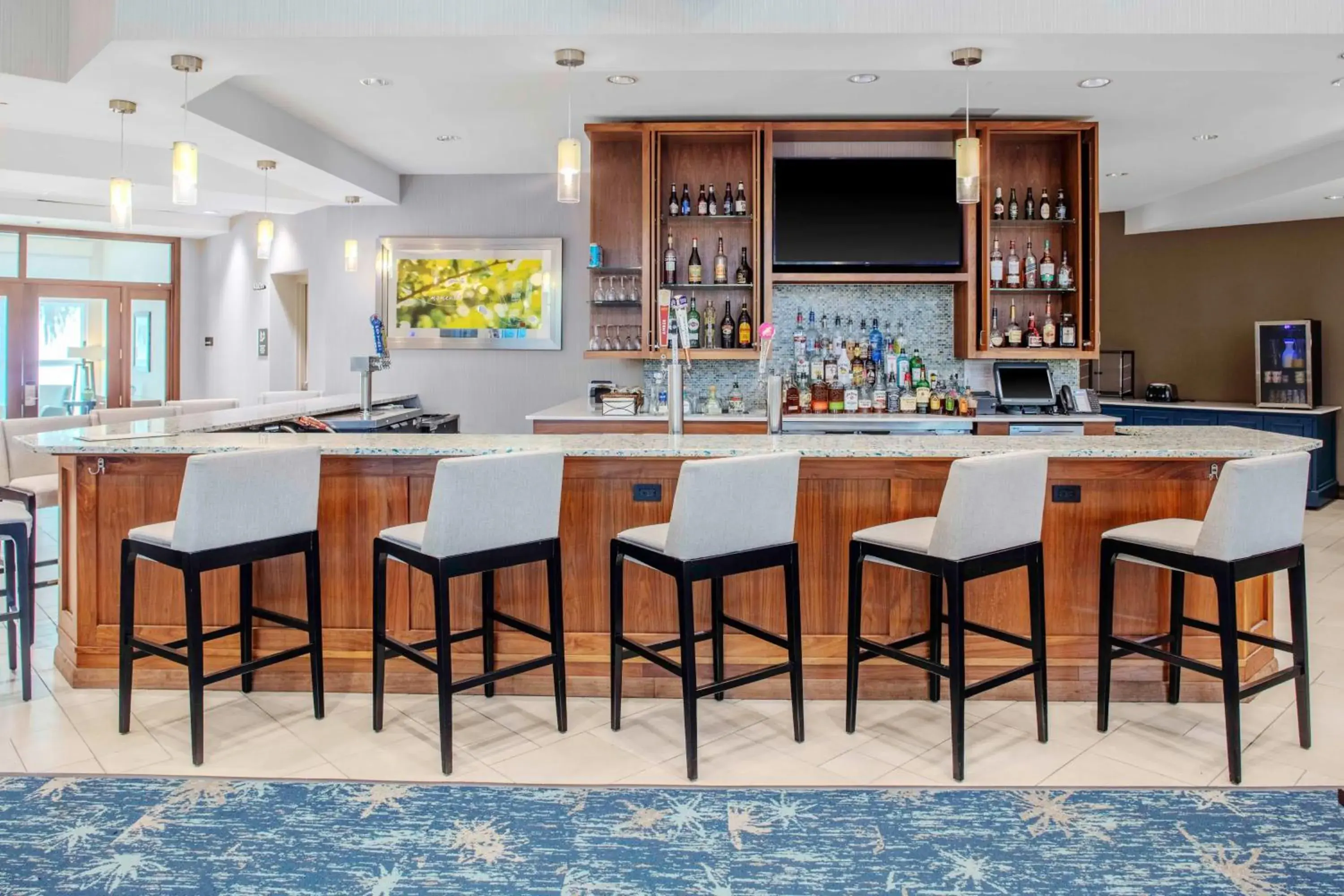 Lounge or bar in Hilton Garden Inn Charleston / Mt. Pleasant Lounge or bar in Hilton Garden Inn Charleston / Mt. Pleasant