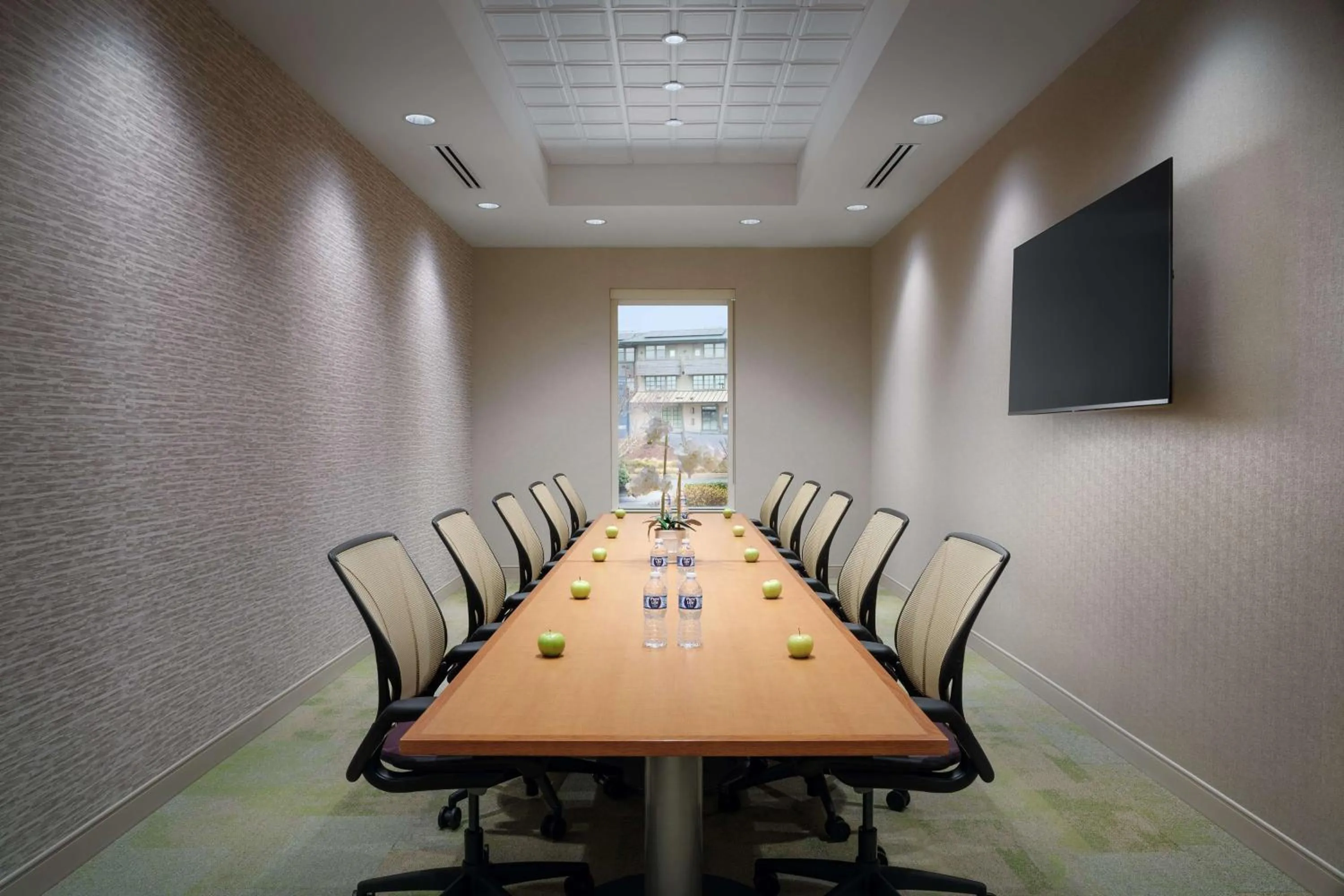 Meeting/conference room in Home2 Suites by Hilton Bellingham