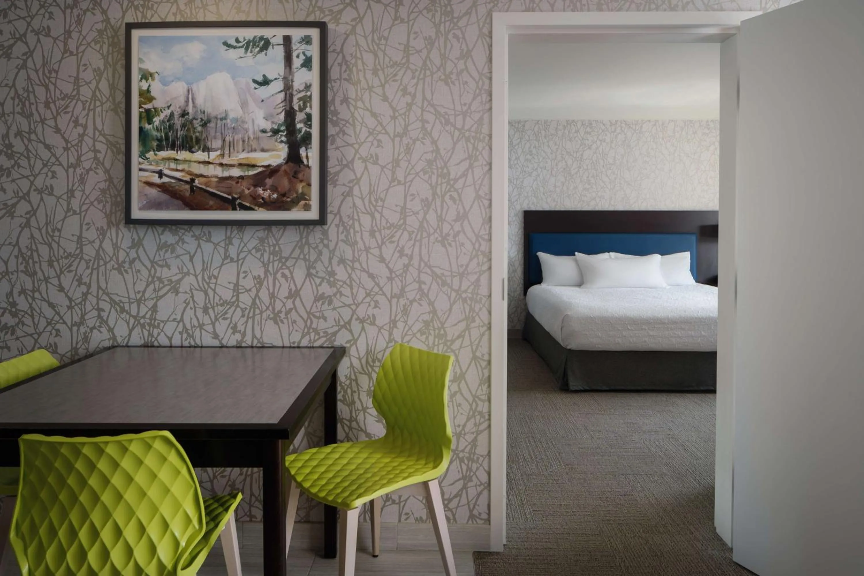 Bed in Home2 Suites by Hilton Bellingham