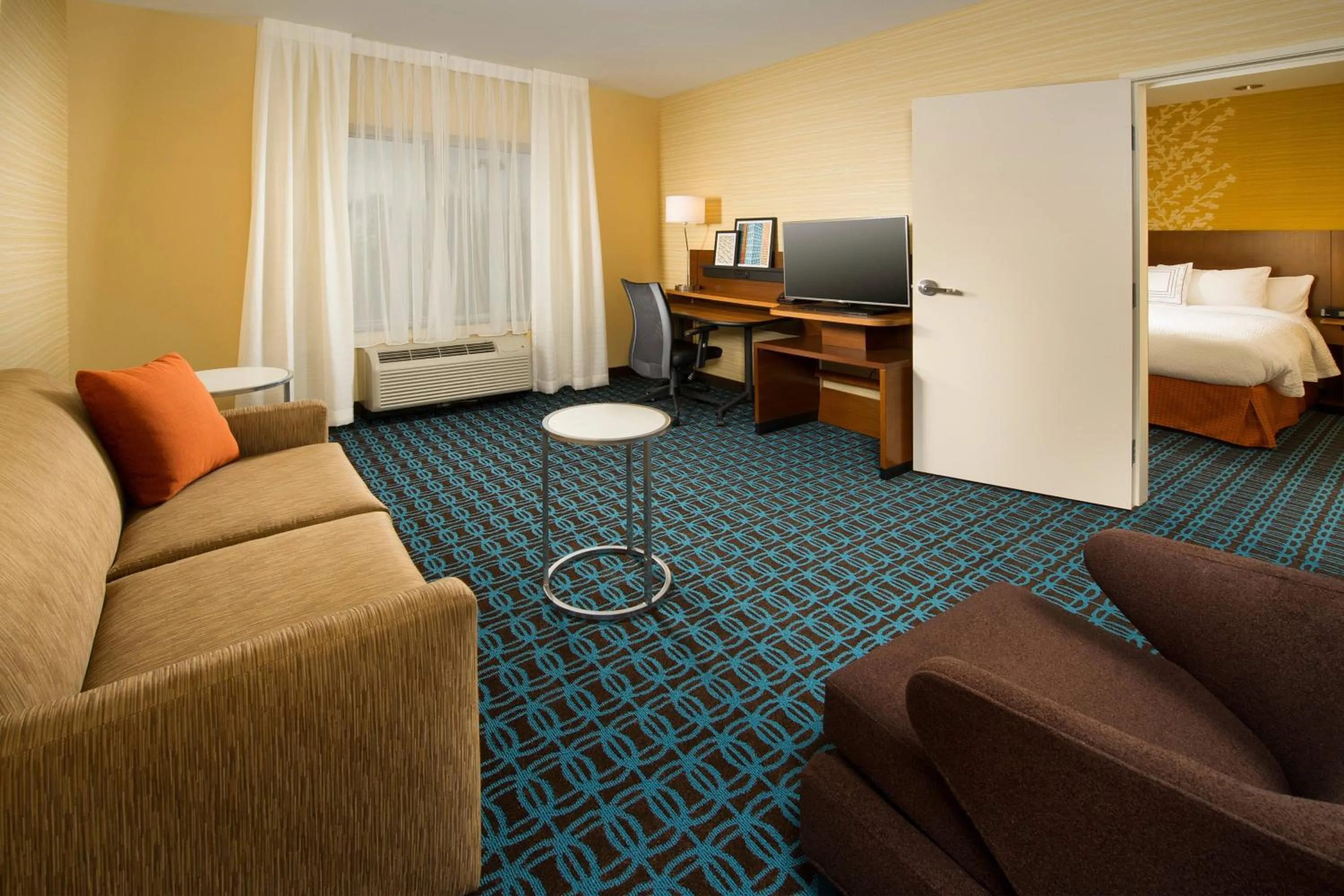 Bedroom, Bed in Fairfield Inn & Suites by Marriott Arundel Mills BWI Airport