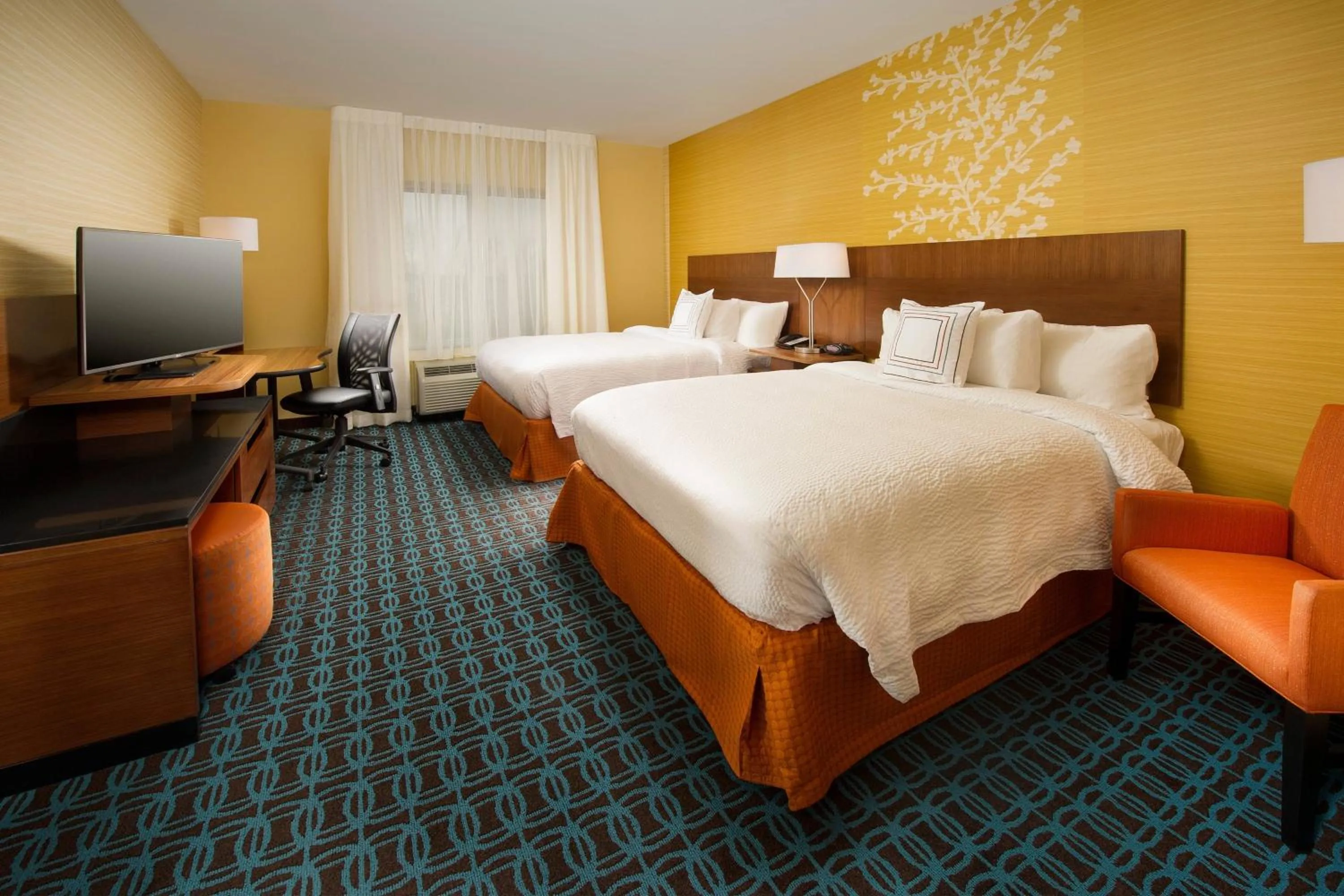 Photo of the whole room, Bed in Fairfield Inn & Suites by Marriott Arundel Mills BWI Airport