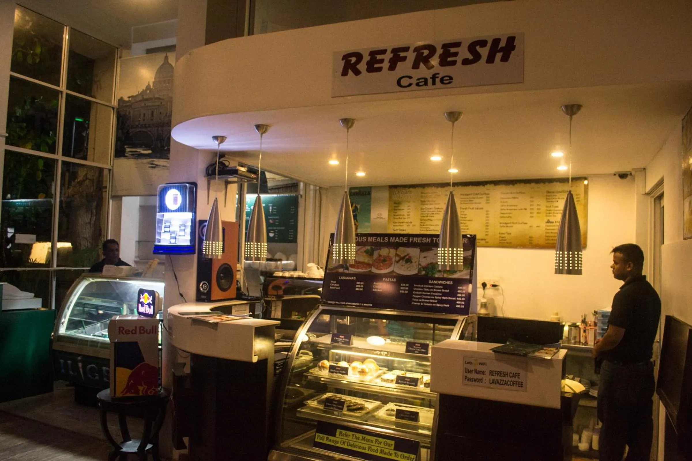 On-site shops in Refresh Hotel Hikkaduwa