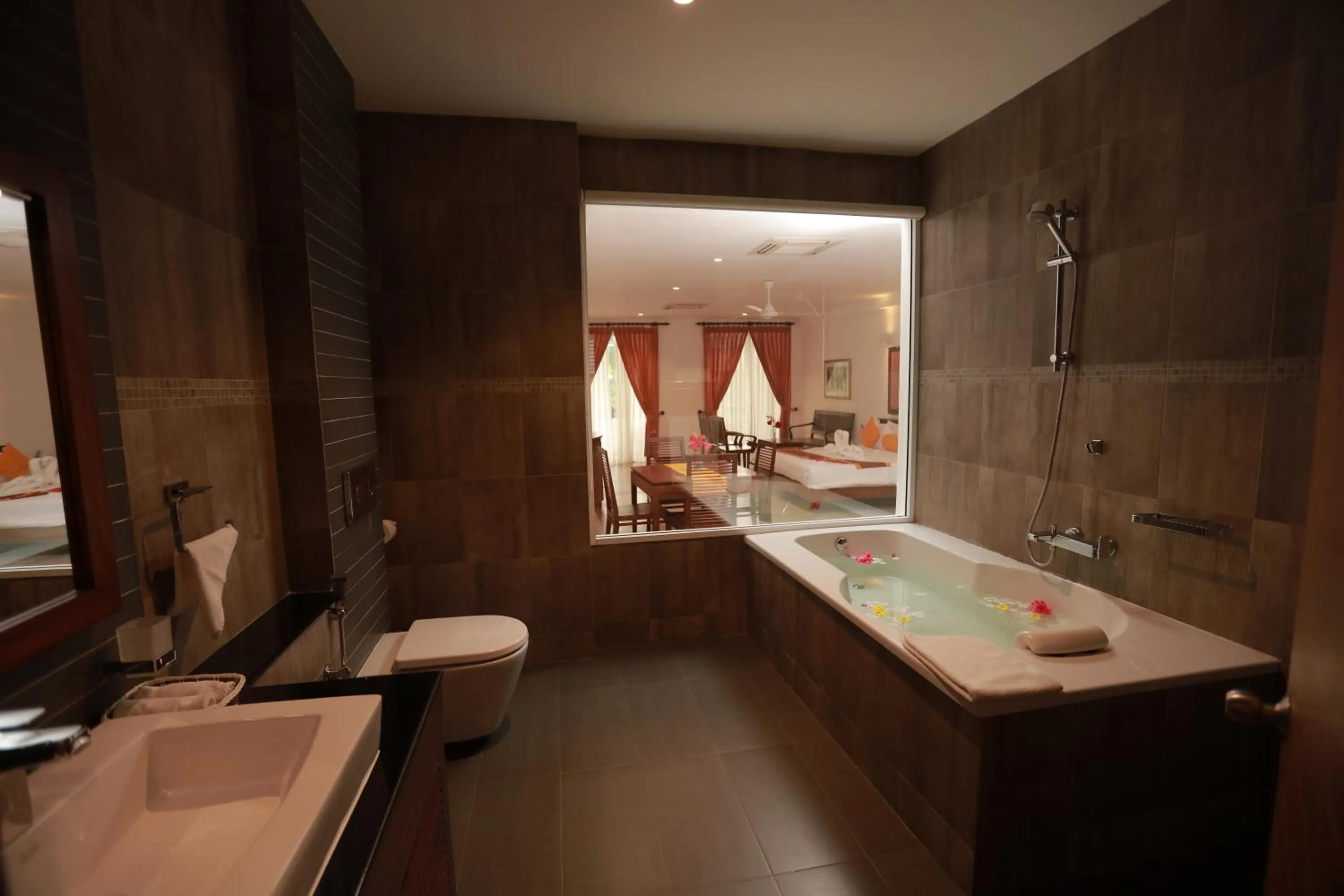 Shower in Refresh Hotel Hikkaduwa